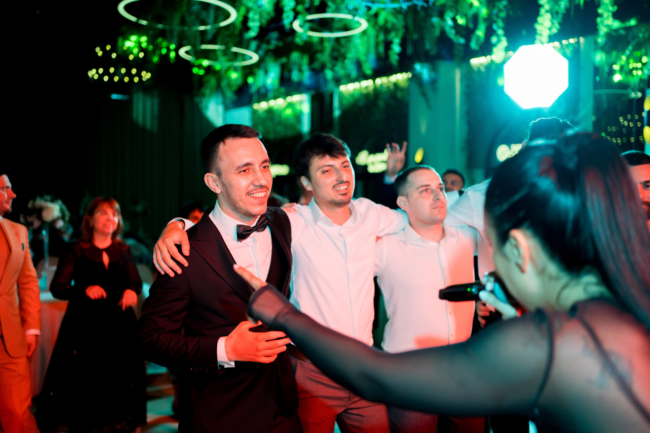 PARTY. Gabriel Florea — Fotograf nuntă București