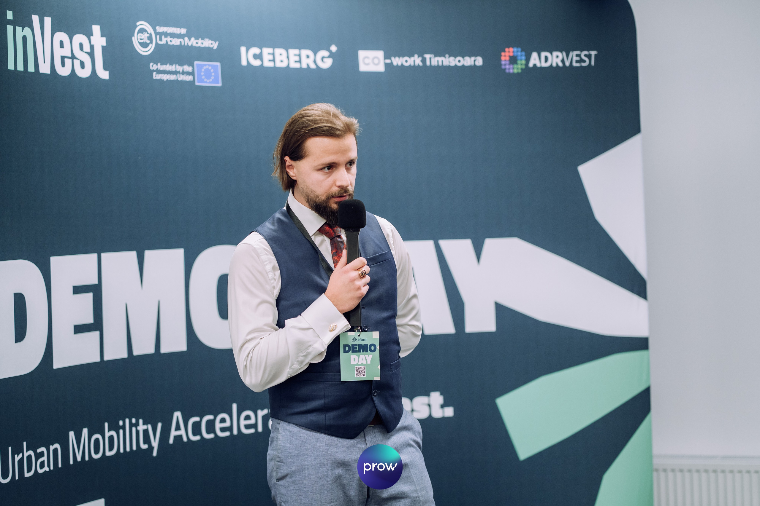 InVest DemoDay @ Cowork. Cozac Cristian Photographer