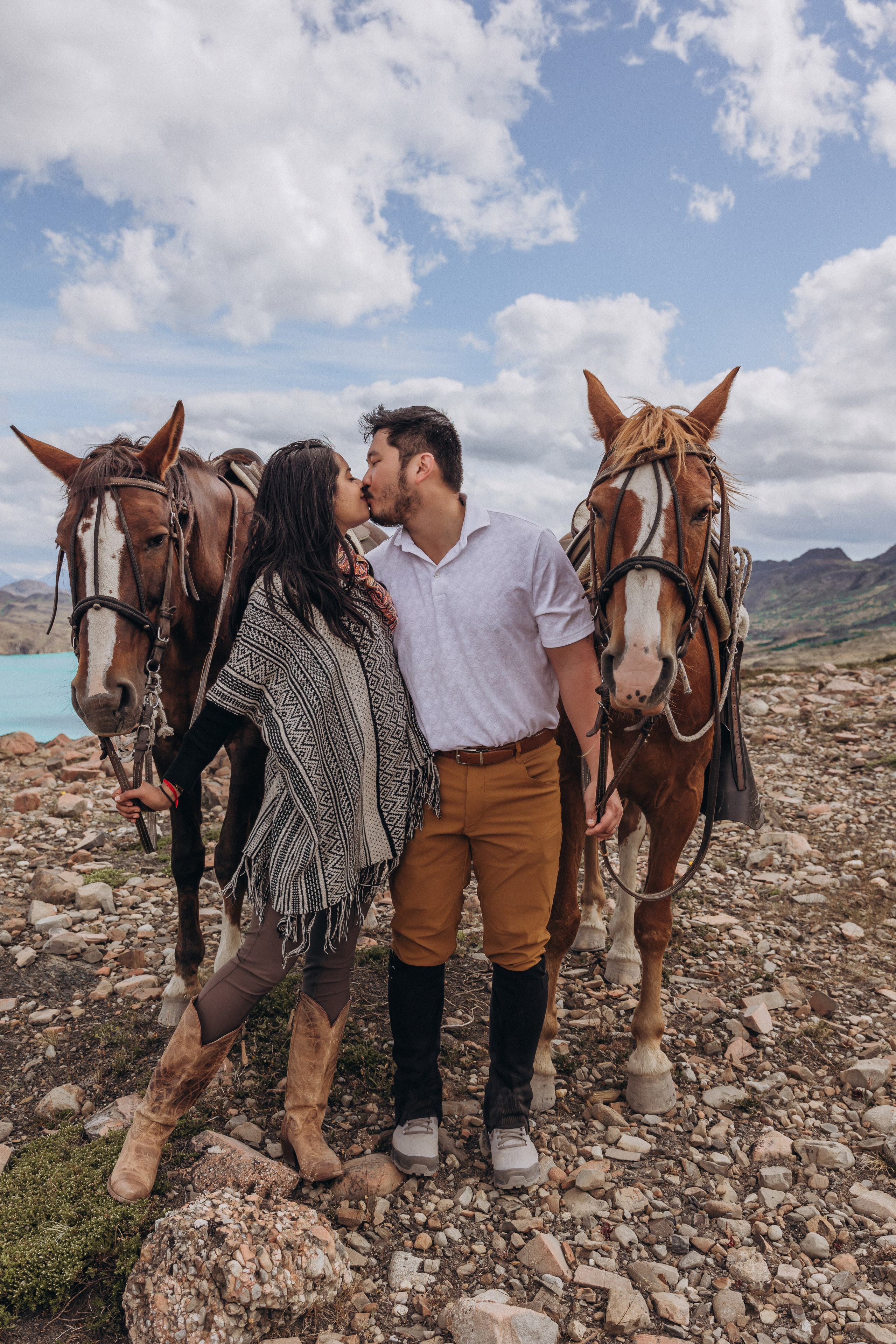 T+C. Elopement in Patagonia. Fotógrafa familiar Santiago y Chile Anna Almazova