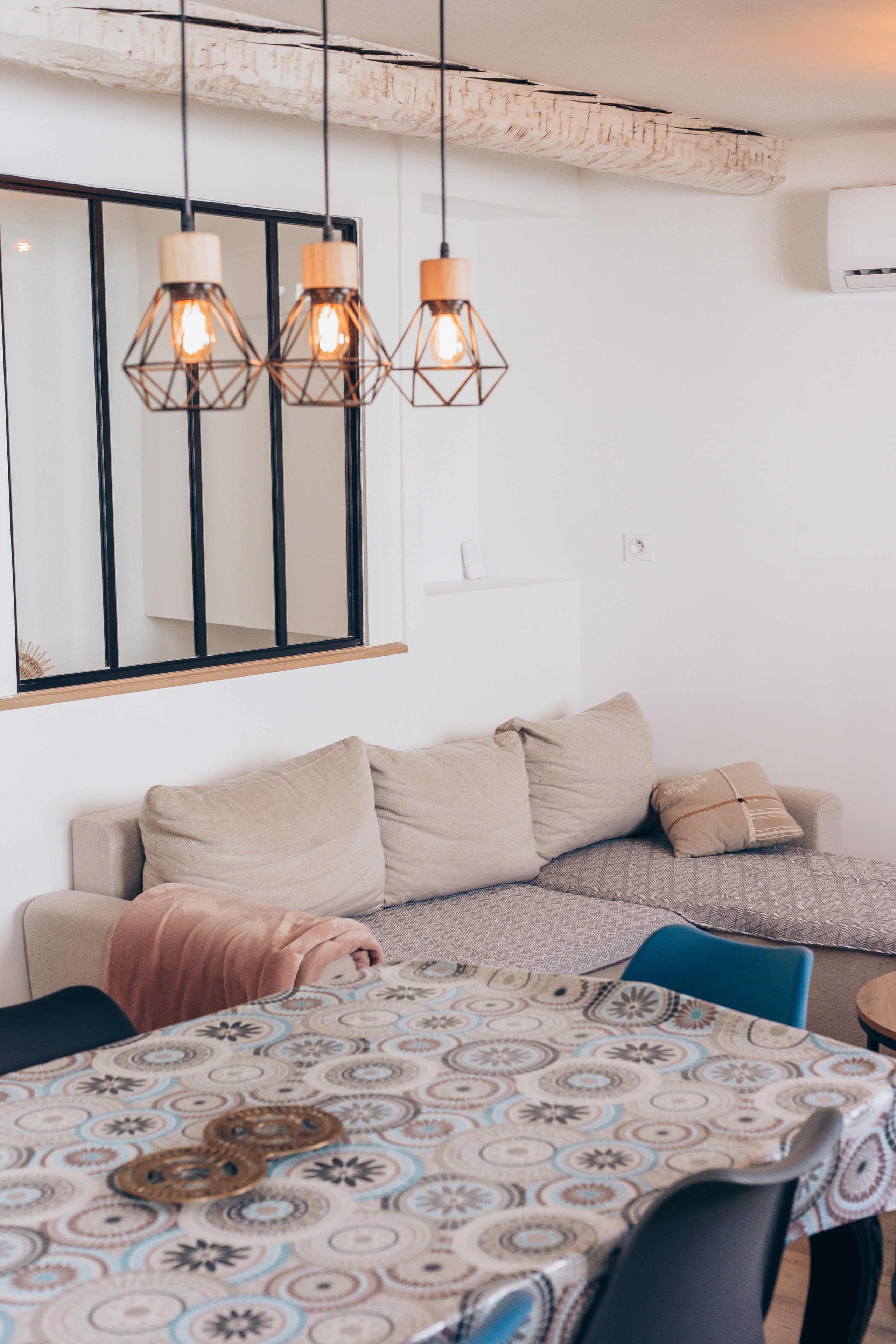 Photographie immobilière professionnelle – Location saisonnière | Happy NB – Vienne (86). Photographe professionnelle à Poitiers, Tours et Châtellerault | Studio photo entre Poitiers et Tours – portraits, familles, entreprises, ma