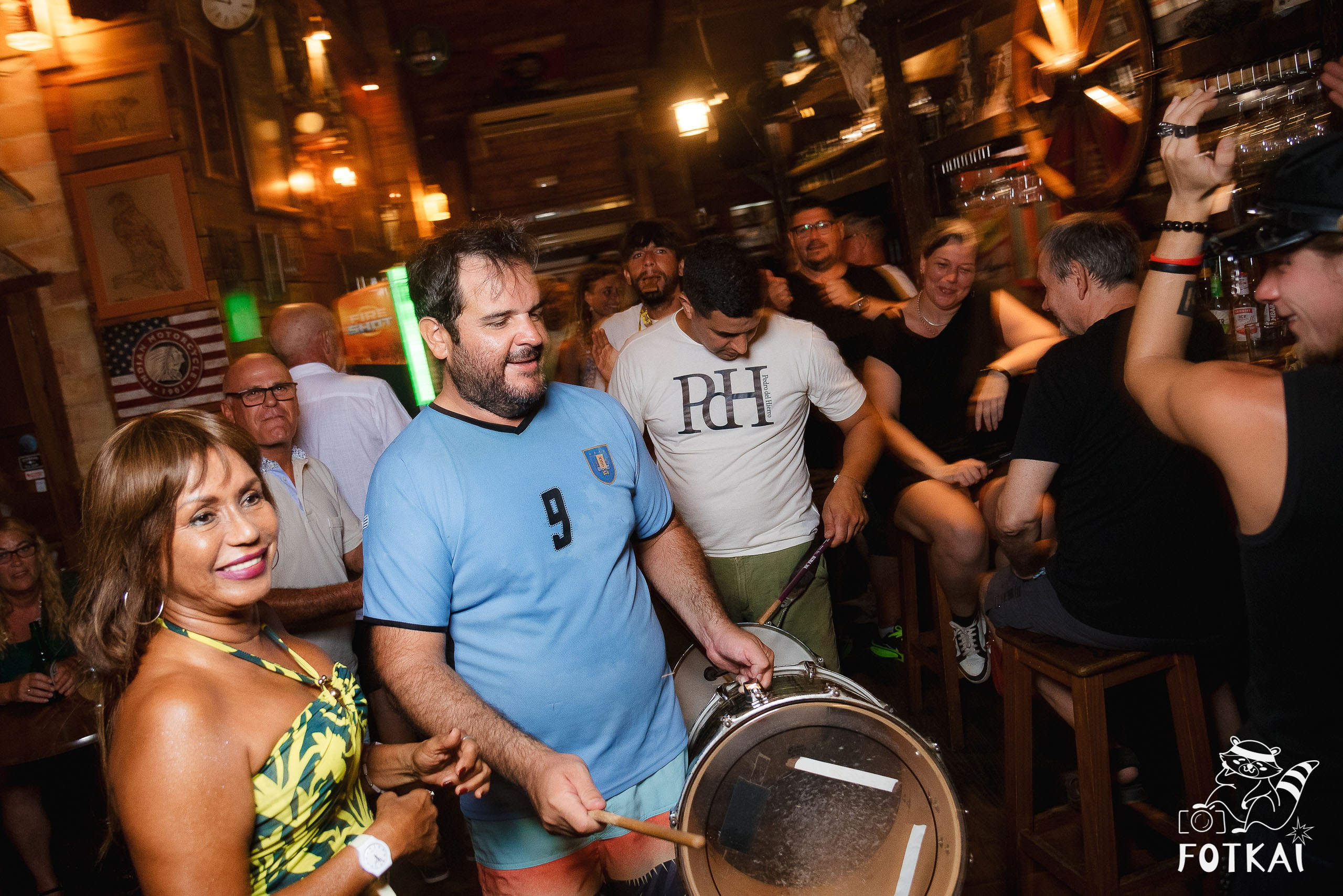 Los Ekilibristas en El Paso Rock Bar Torrevieja: Reportaje fotográfico 16.08.25 | FOTKAI