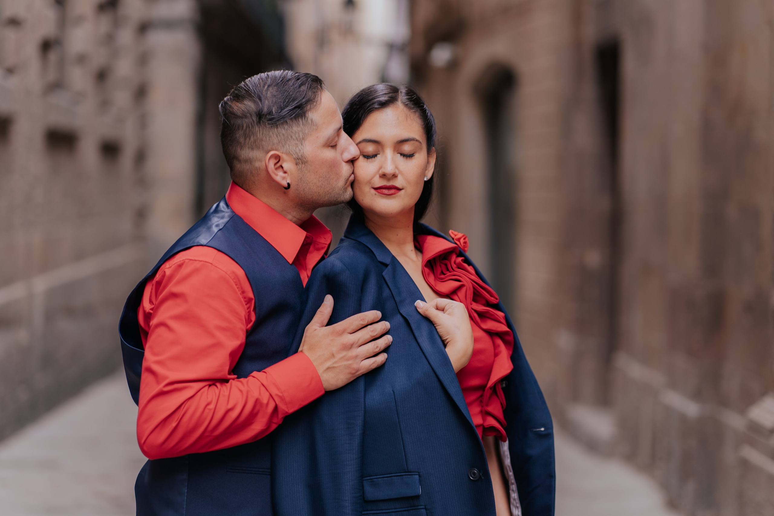 Barcelona Couples Photoshoot Ideas — Photographer in Barcelona, Spain