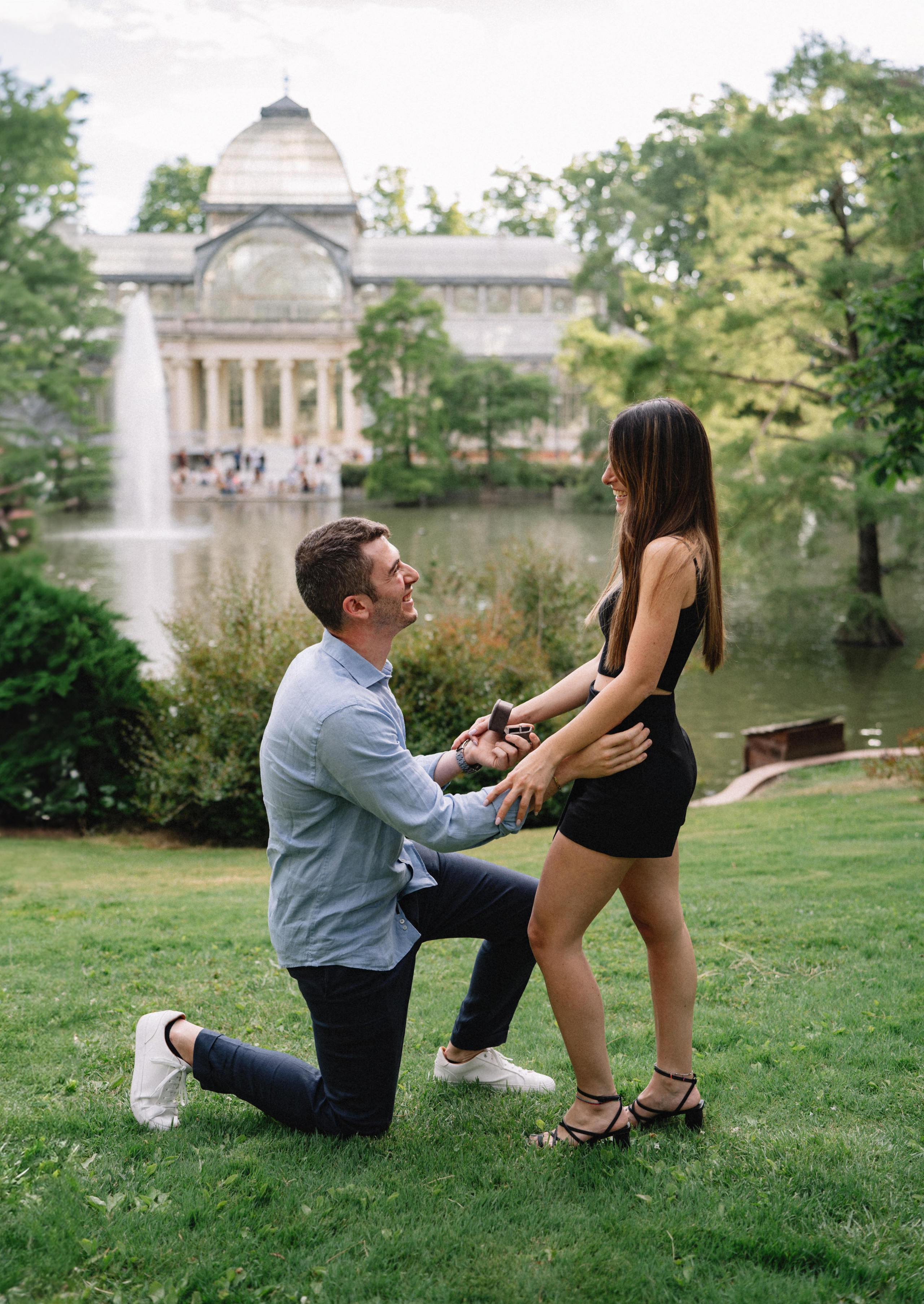 secret proposal photography at el retiro park in madrid