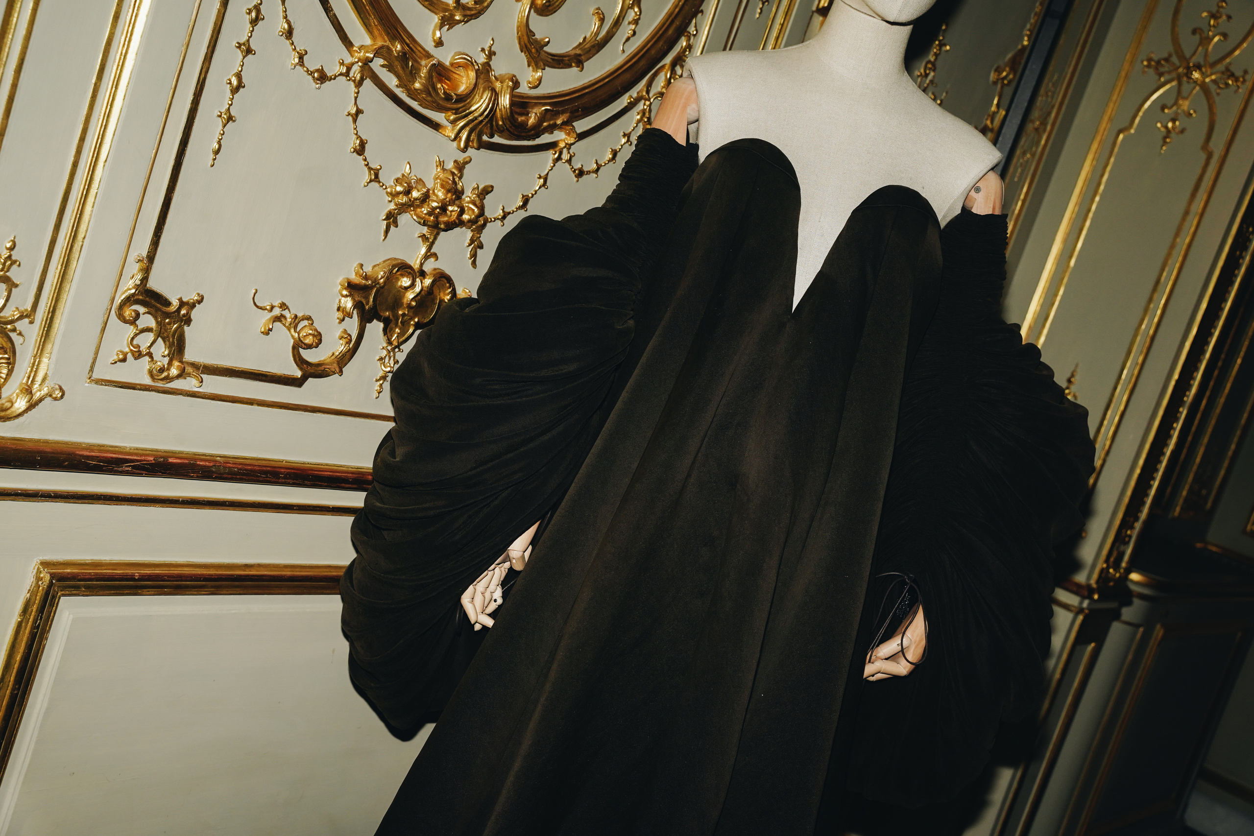 Maison Schiaparelli HAUTE COUTURE SS23 (PARIS). Anastasia Fedoseeva / The Street Pie — streetstyle photographer