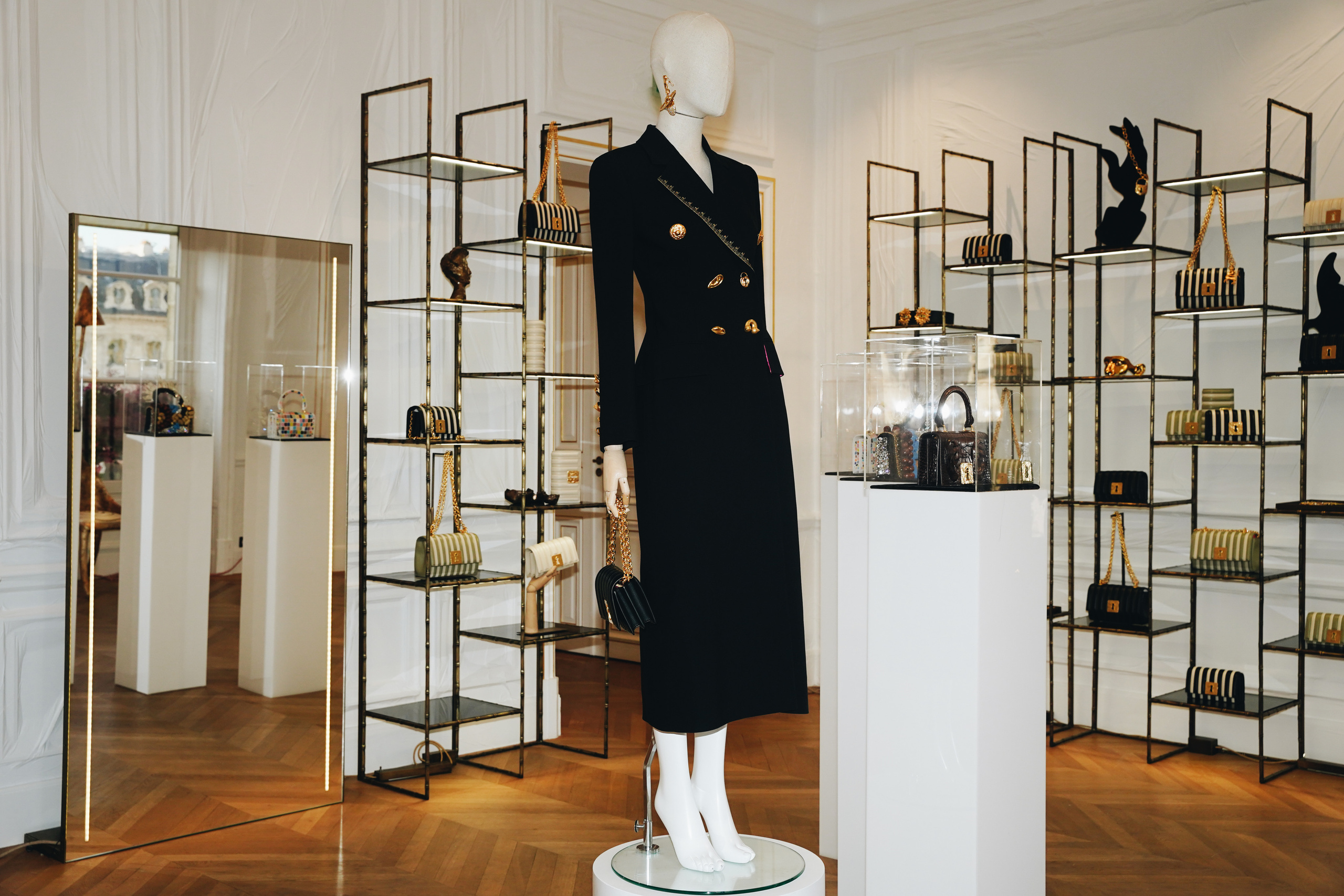 Maison Schiaparelli HAUTE COUTURE SS23 (PARIS). Anastasia Fedoseeva / The Street Pie — streetstyle photographer