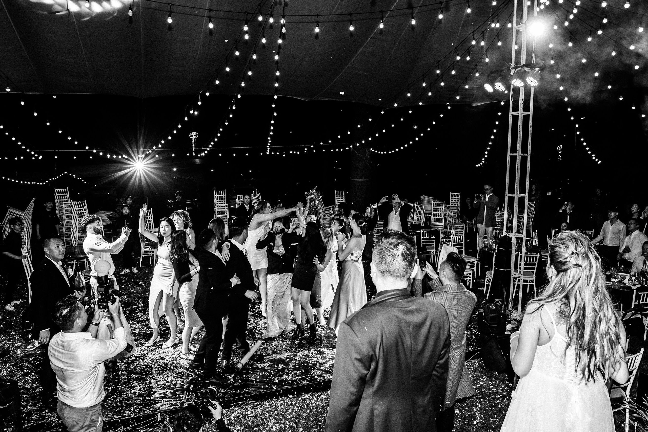 JESSE & MIMI / Destination wedding. Nhiếp ảnh gia đám cưới hàng đầu tại Thành Phố Hồ Chí Minh