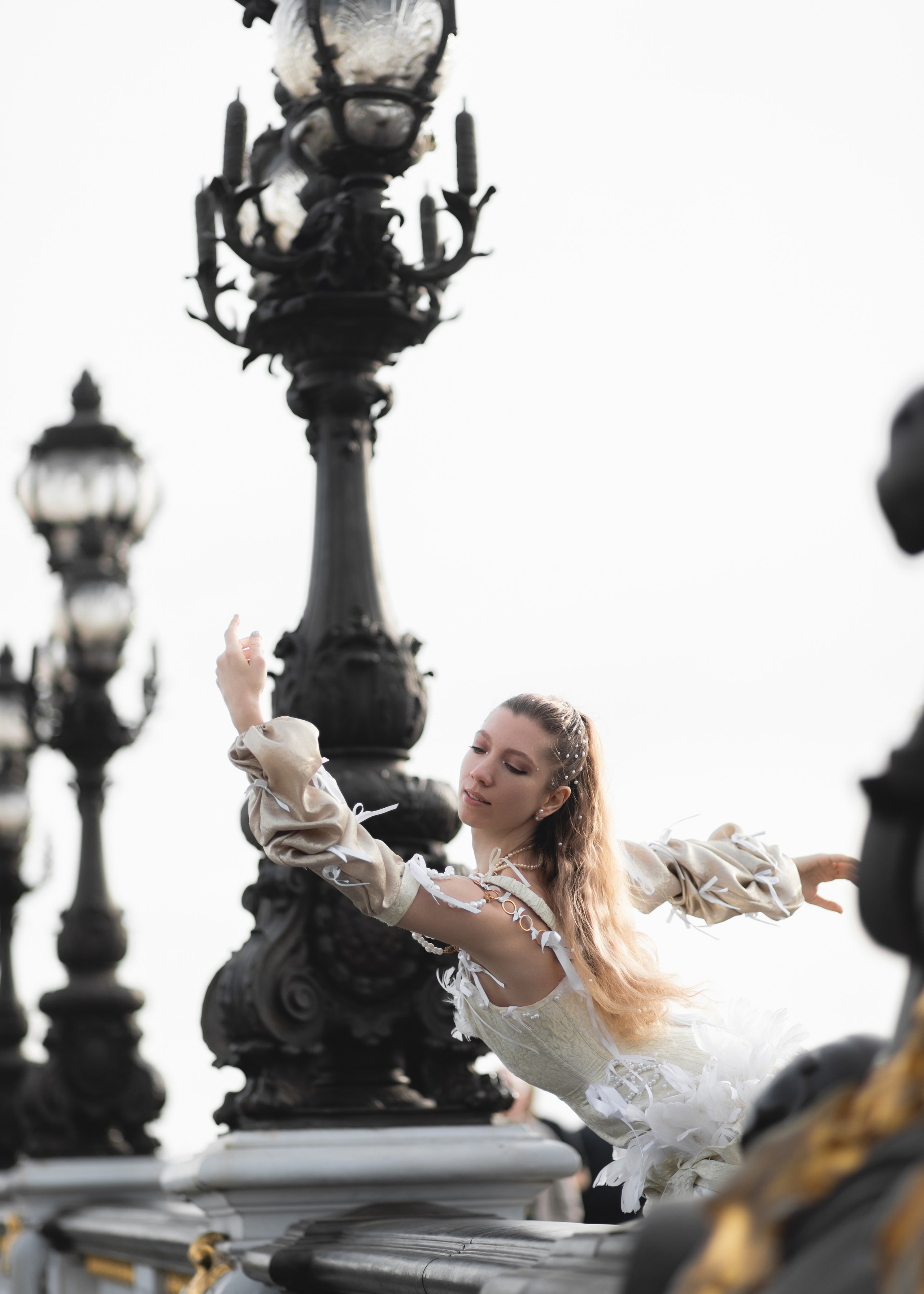 Ballerina in Paris. Professional wedding photographer in Copenhagen, Denmark — Julia Byron