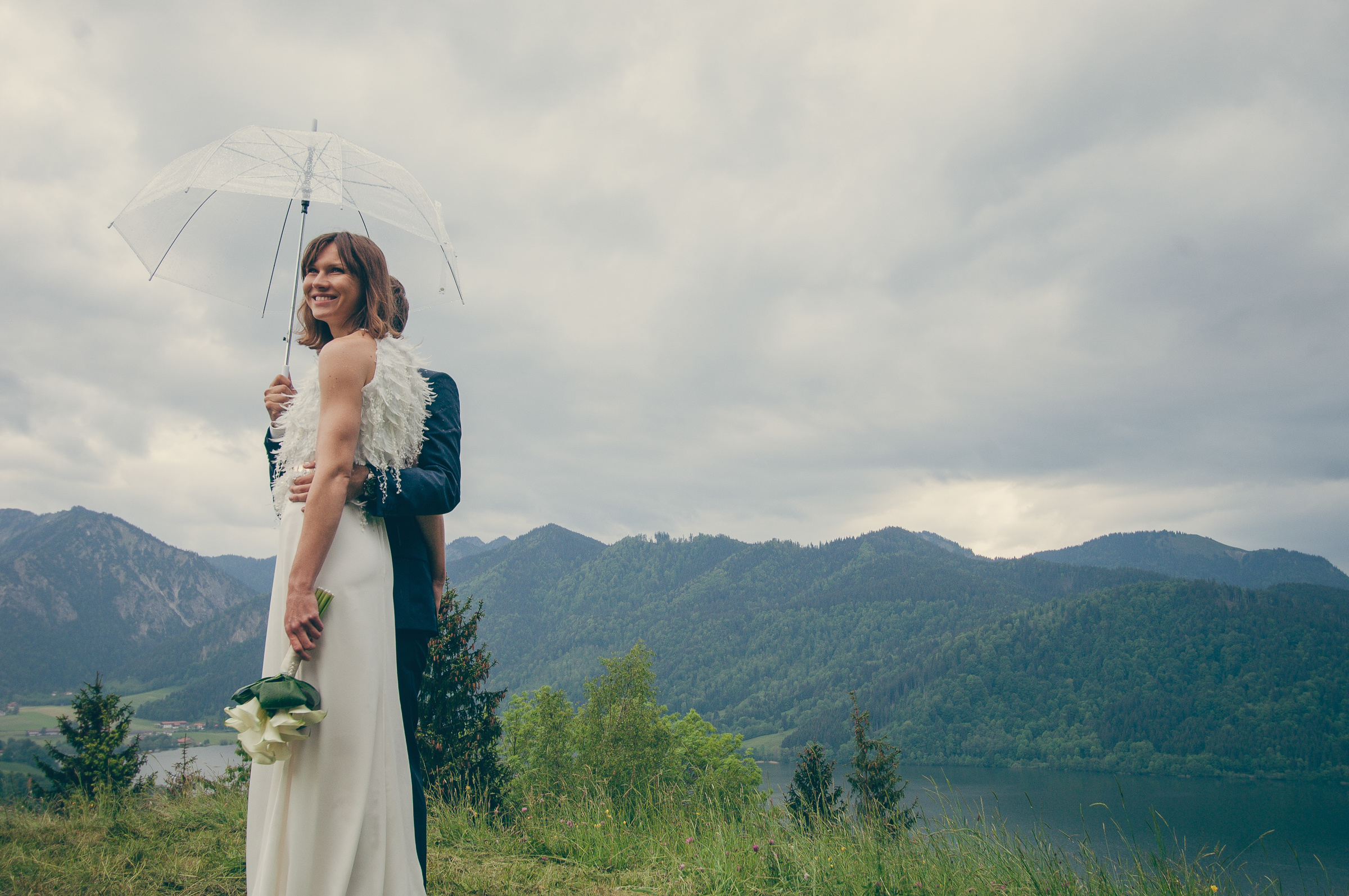 Wunderschöne Hochzeit mit freier Trauung am Schliersee. Hochzeitsfotograf München - Olga Boyko Hochzeitsreportage