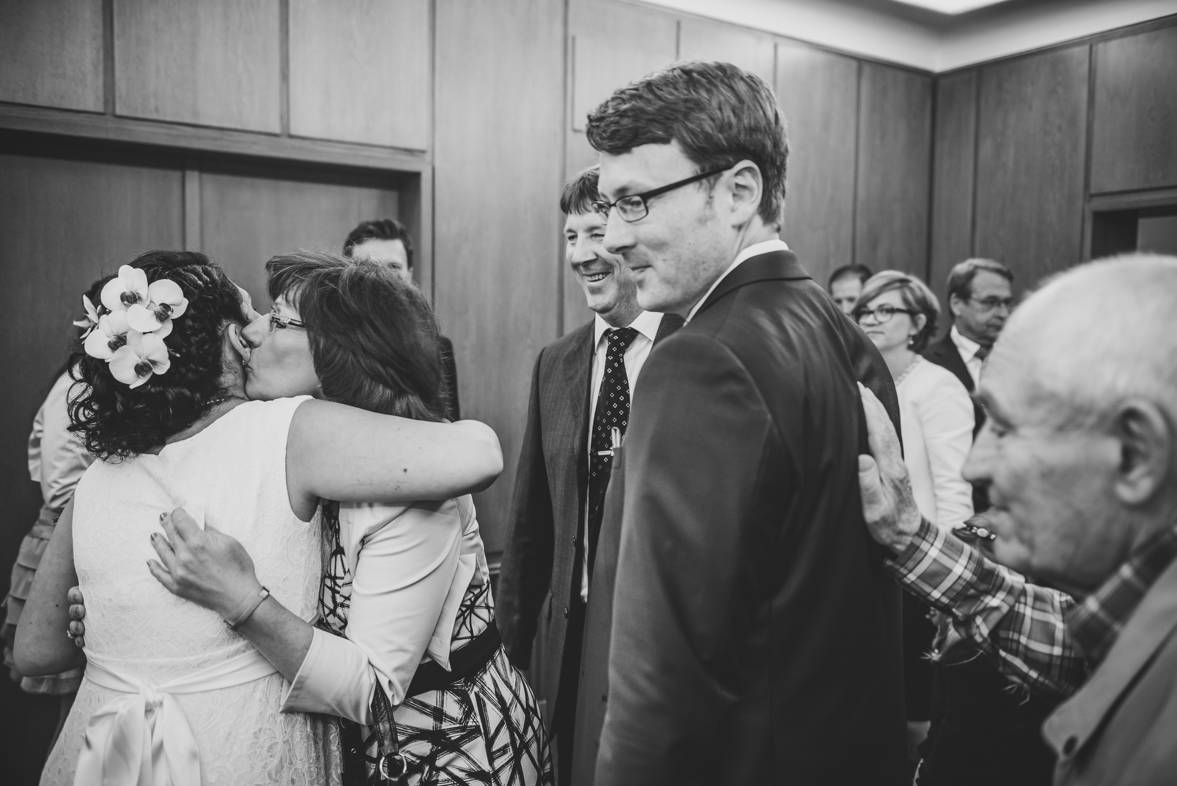 Hochzeit im Standesamt Mandlstraße und Restaurant am Chinesischen Turm. Hochzeitsfotograf München - Olga Boyko Hochzeitsreportage