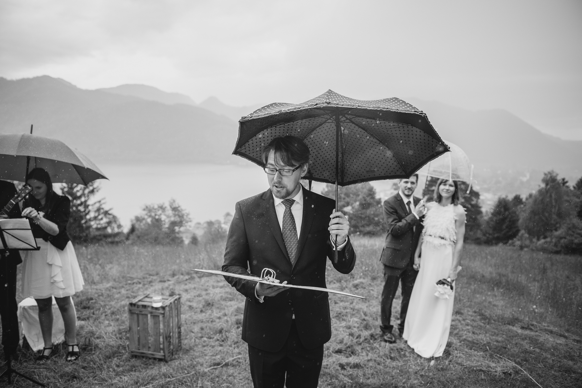 Hochzeit im Regen am Schliersee