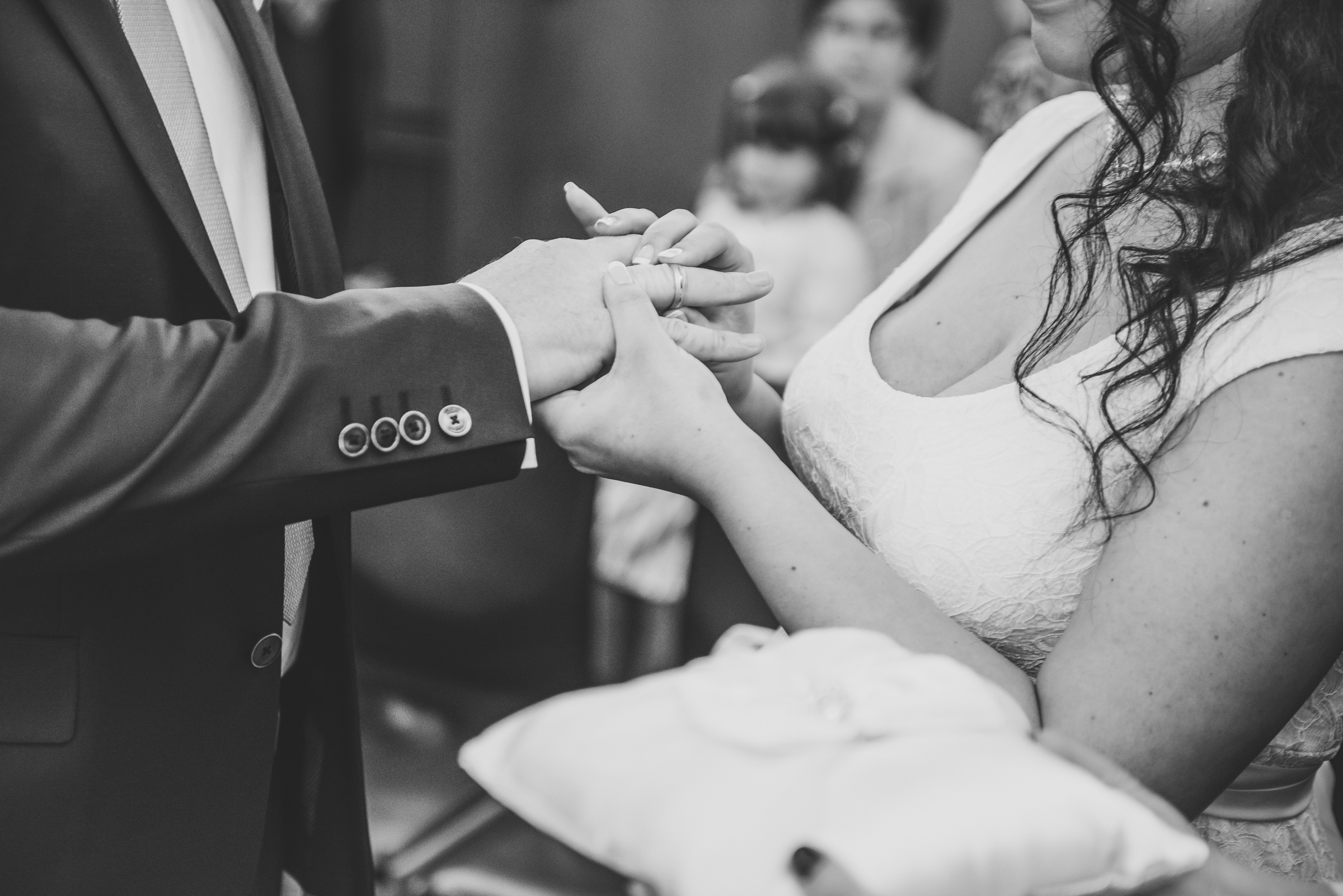 Hochzeit im Standesamt Mandlstraße und Restaurant am Chinesischen Turm. Hochzeitsfotograf München - Olga Boyko Hochzeitsreportage