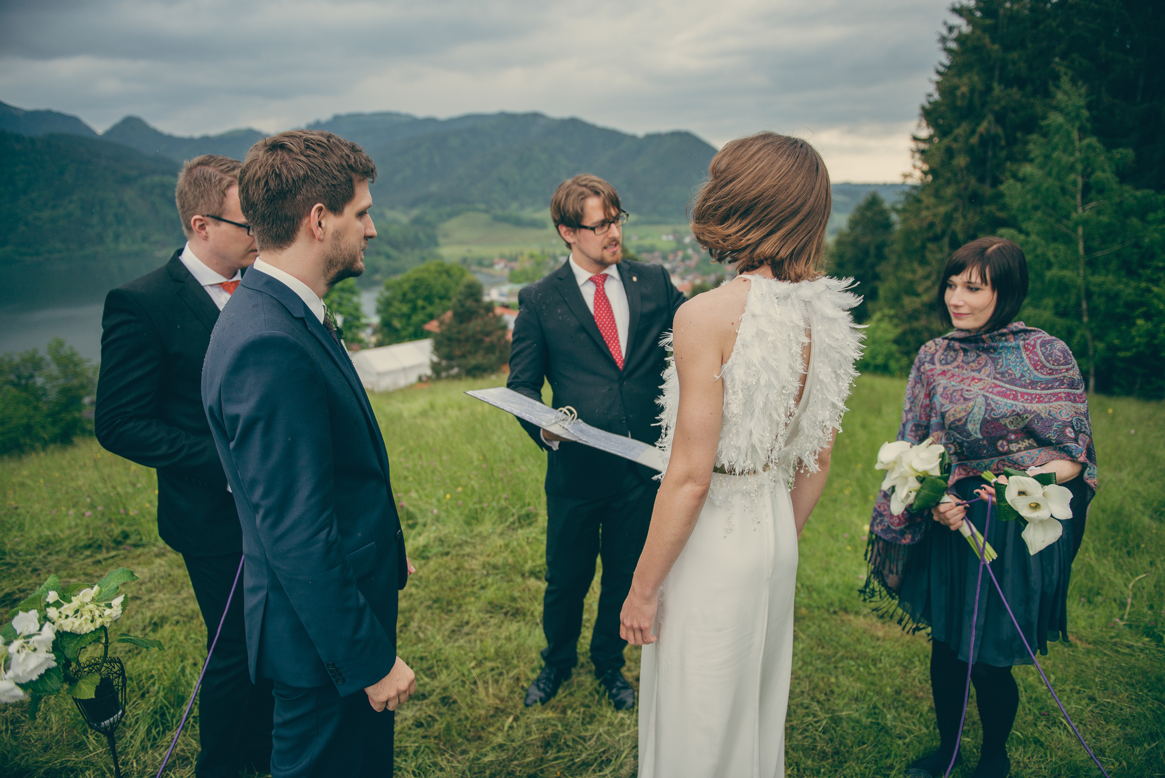 Wunderschöne Hochzeit mit freier Trauung am Schliersee. Hochzeitsfotograf München - Olga Boyko Hochzeitsreportage