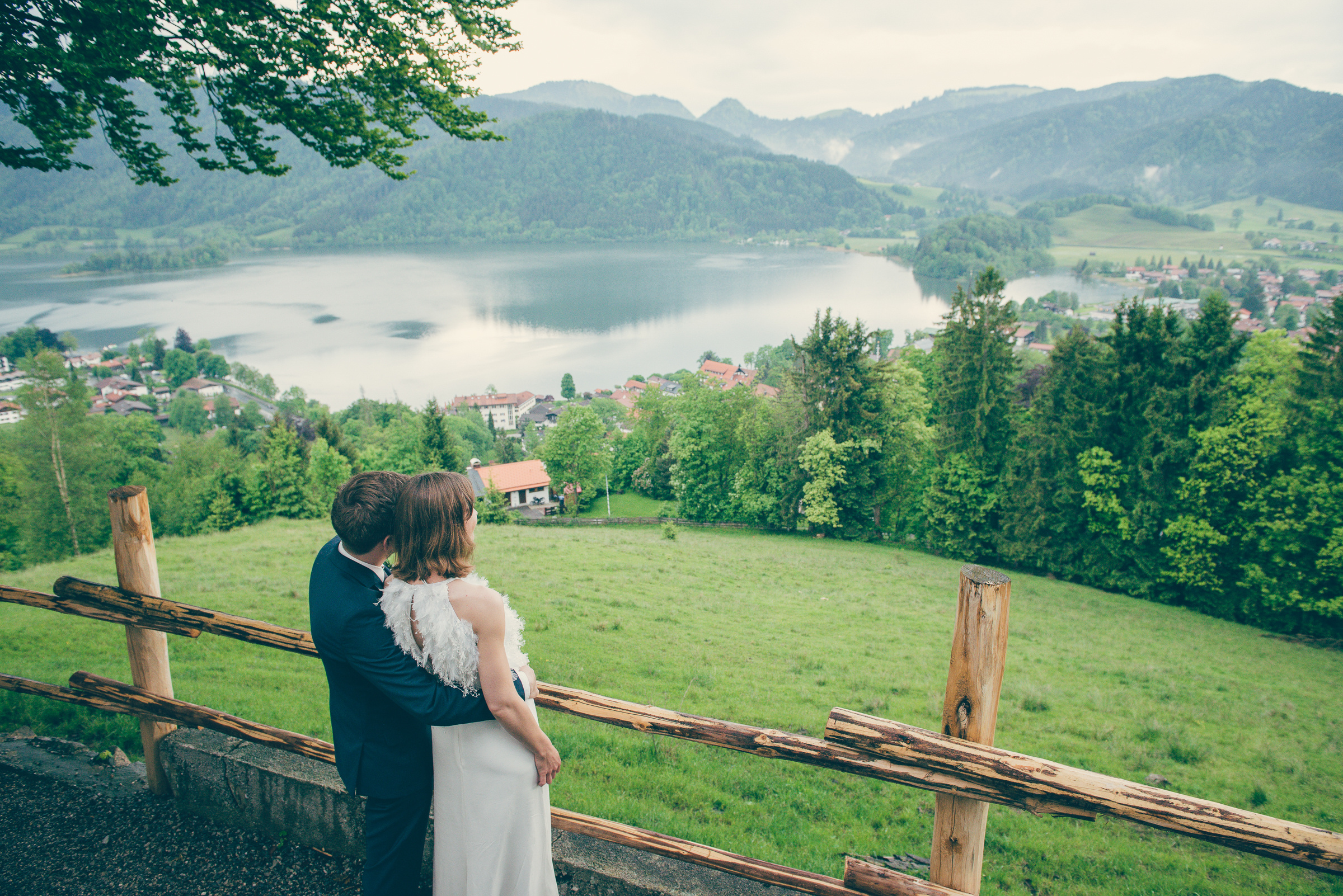 Wunderschöne Hochzeit mit freier Trauung am Schliersee. Hochzeitsfotograf München - Olga Boyko Hochzeitsreportage