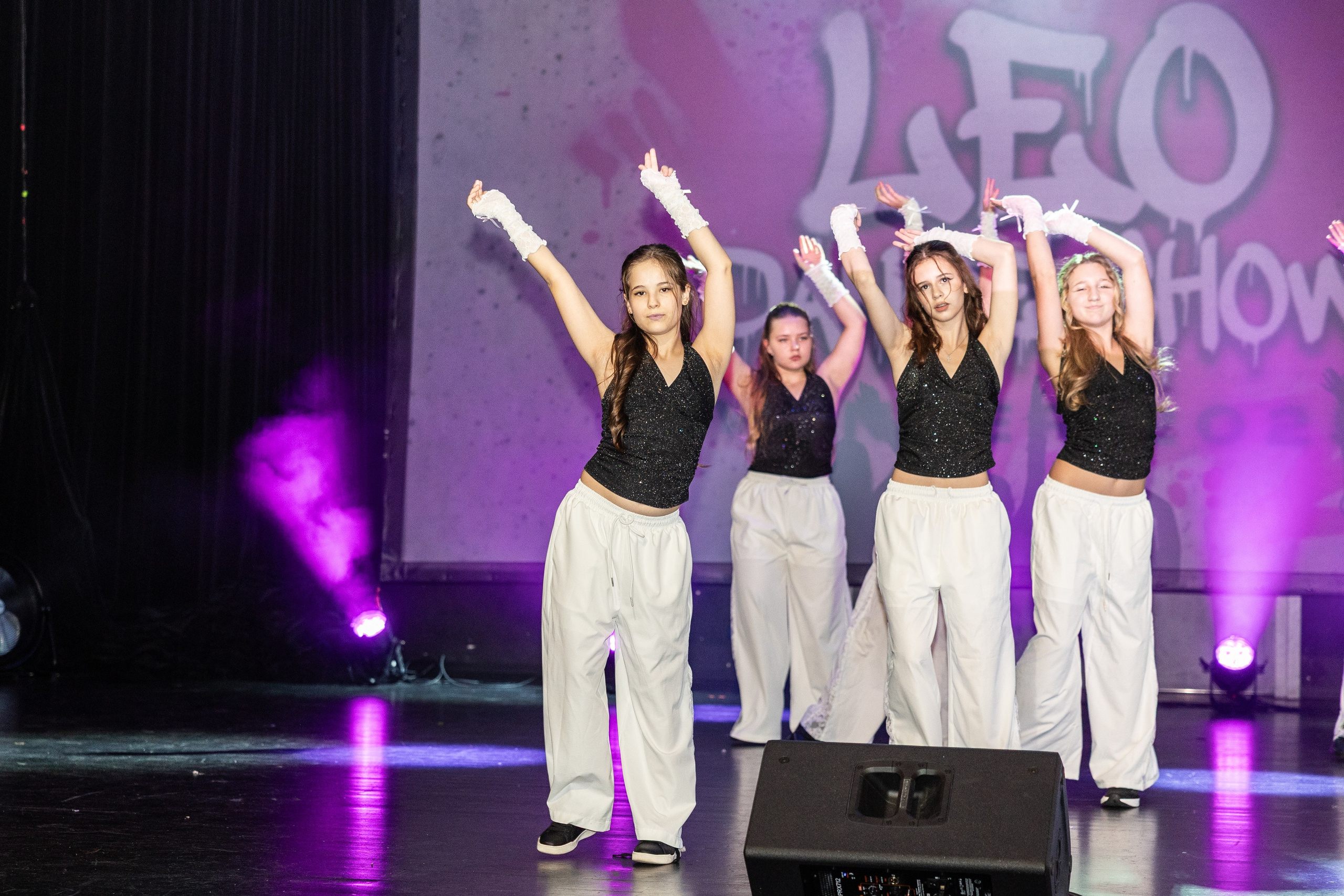 LEO DANCE SHOW WINTER 2025. Семейный и детский фотограф в Варшаве Мила Бобровская