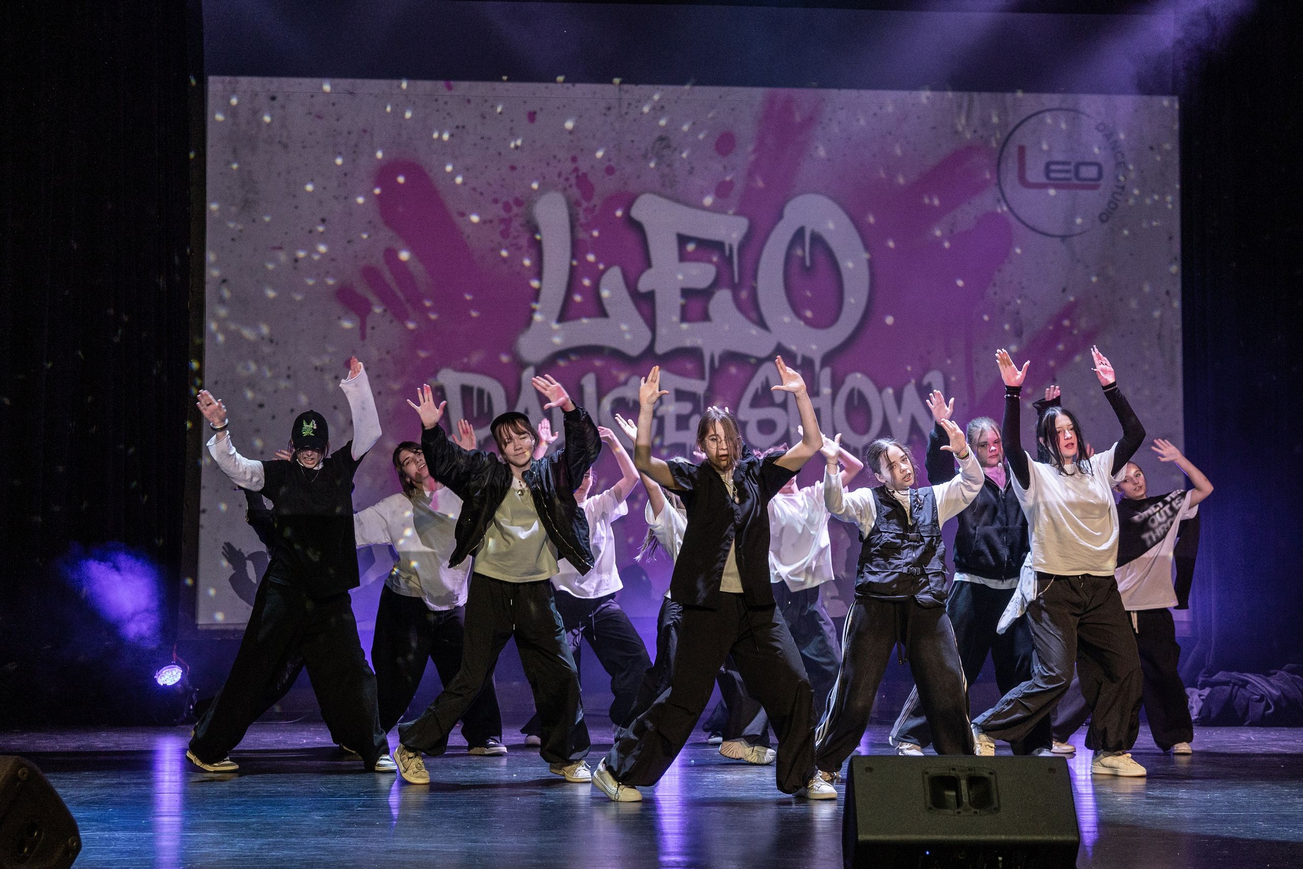 LEO DANCE SHOW WINTER 2025. Семейный и детский фотограф в Варшаве Мила Бобровская