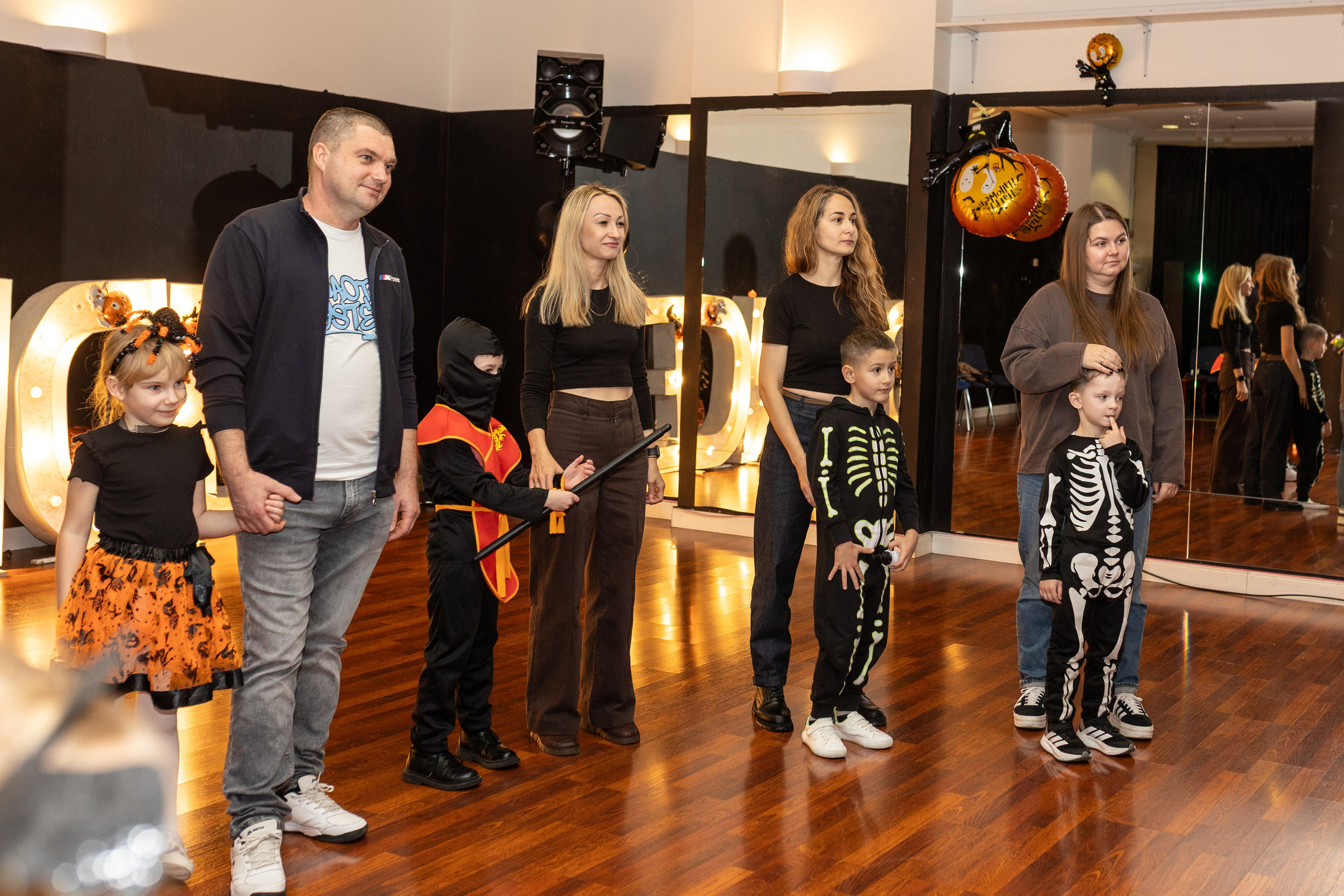 Leo dance studio Helloween 2025. Семейный и детский фотограф в Варшаве Мила Бобровская
