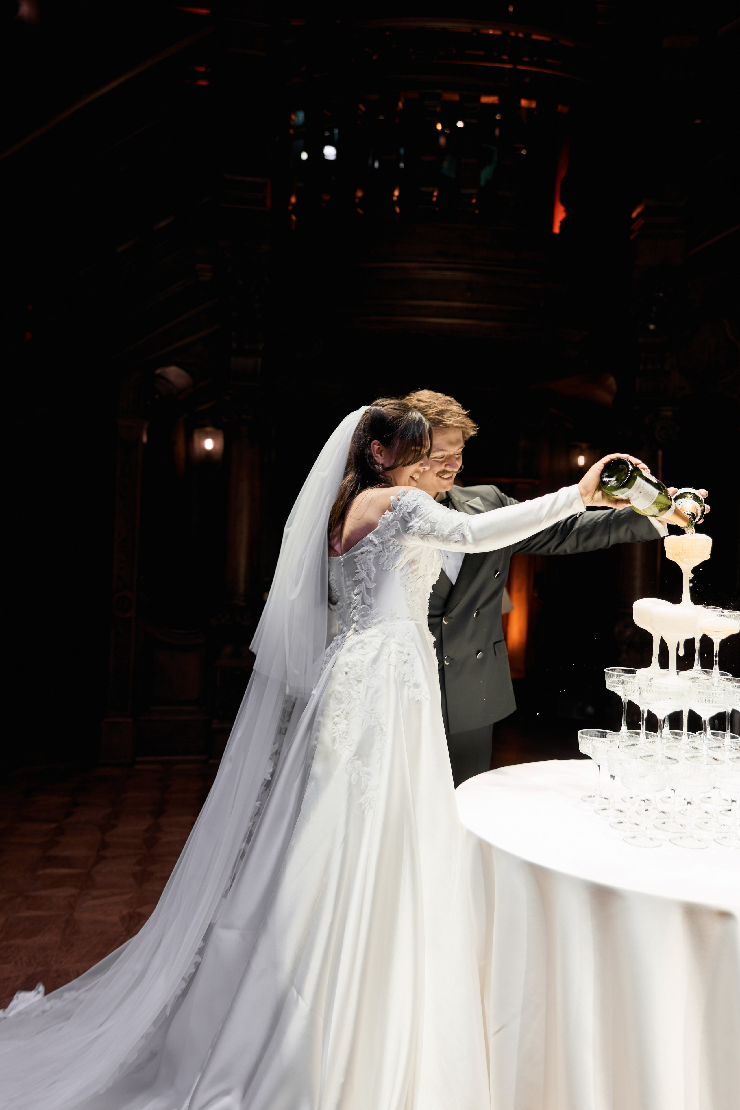 Wiktoria & Kacper. Pałac Goetz. Fotograf ślubny i rodzinny w Krakowie Yana Klymova