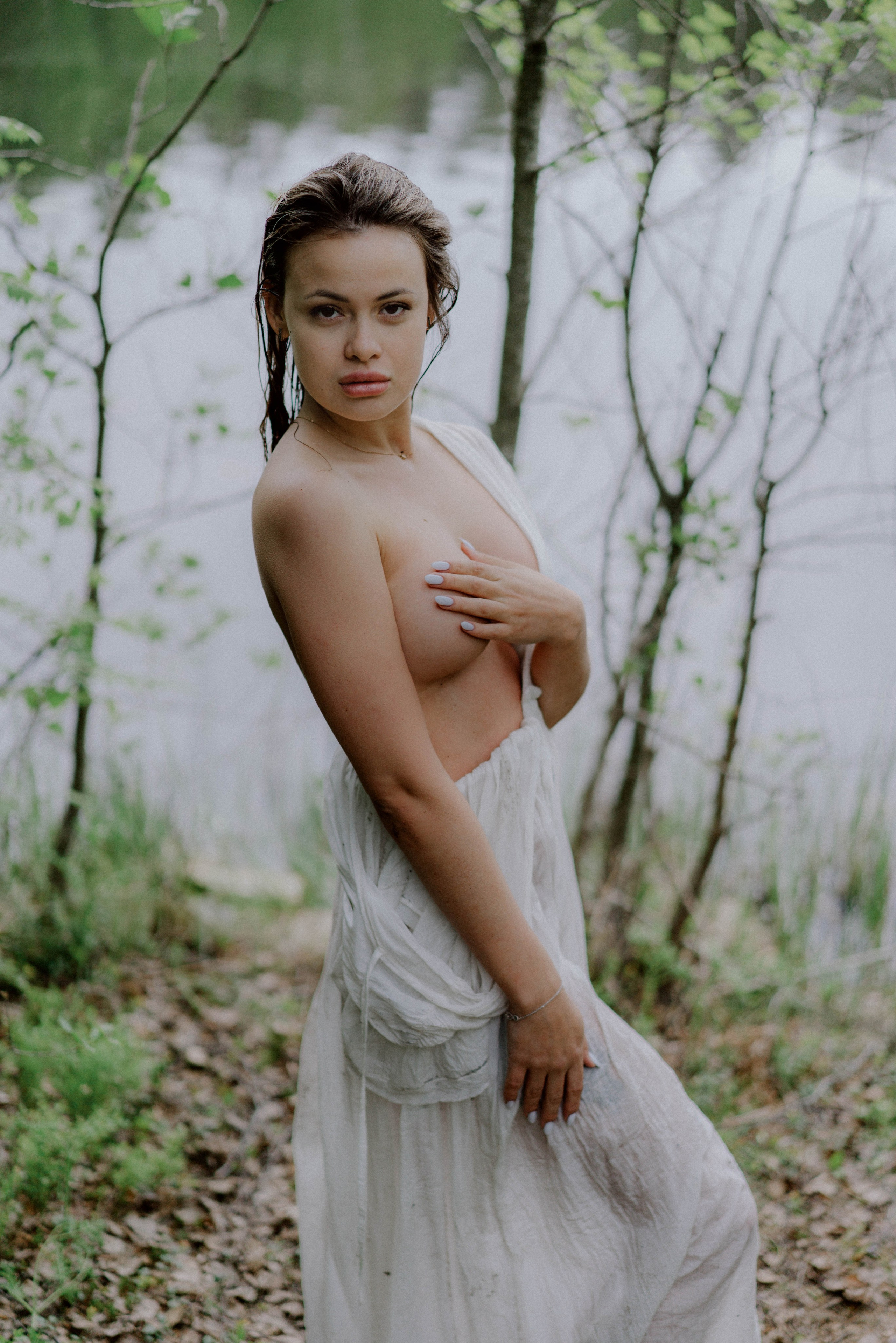 Julia in the pond. Videographer and photographer in New York // MAKAROV.VIDEO