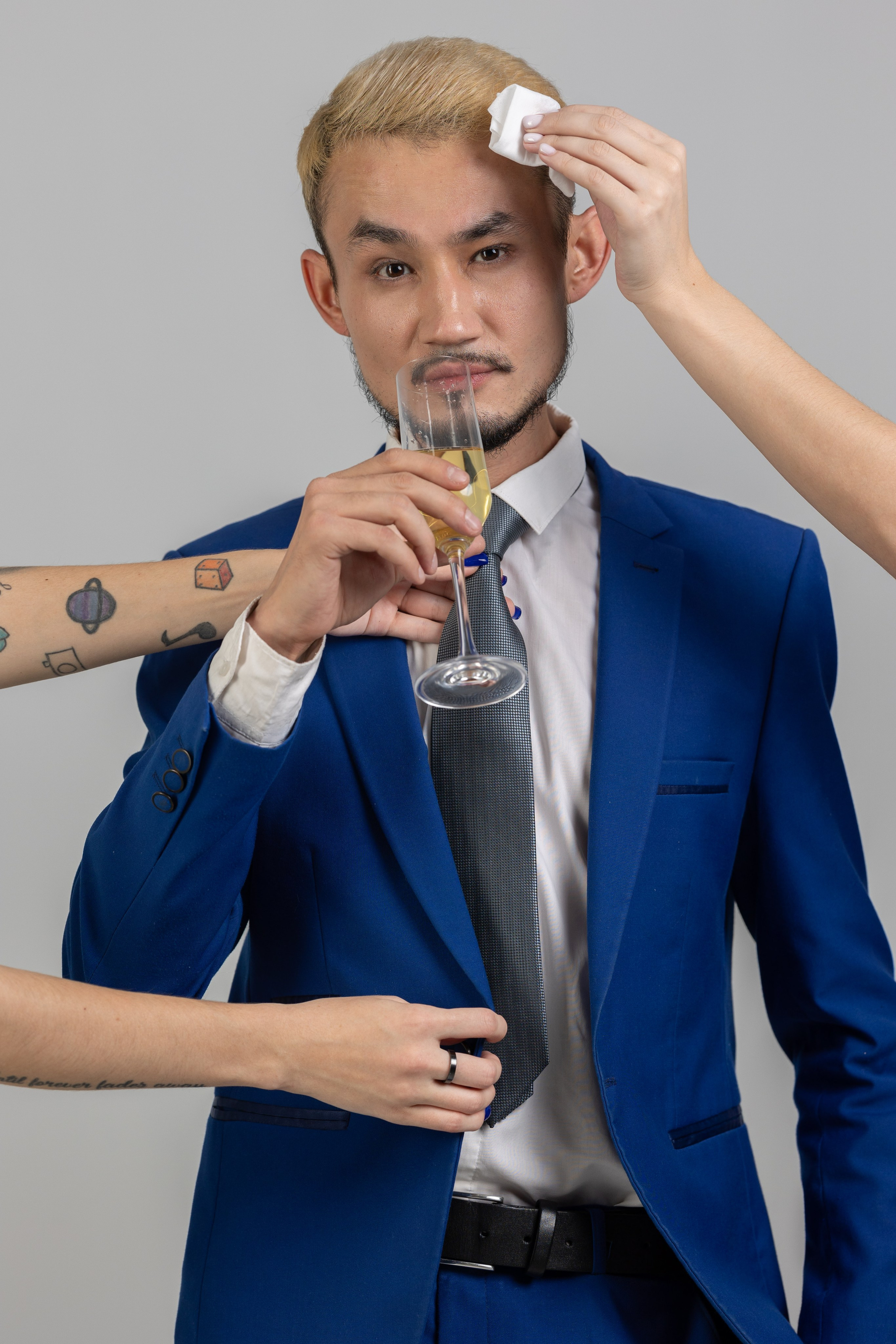 Milan Band. Nifty photography — коммерческий и портретный фотограф в Ташкенте. Студийная и выездная съёмка