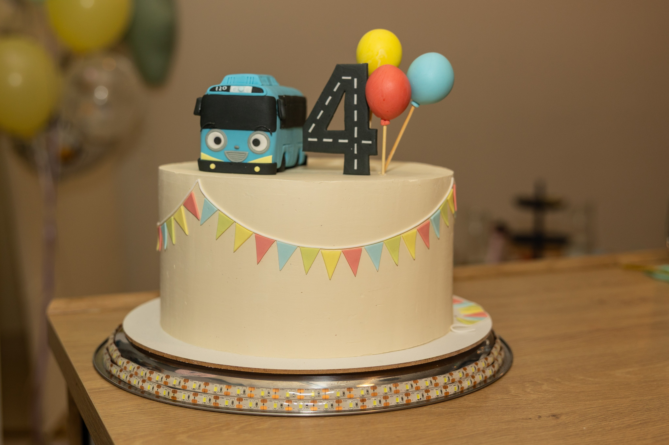 День рождения Артёма 24 января 2026 года. Семейный и детский фотограф в Варшаве Мила Бобровская