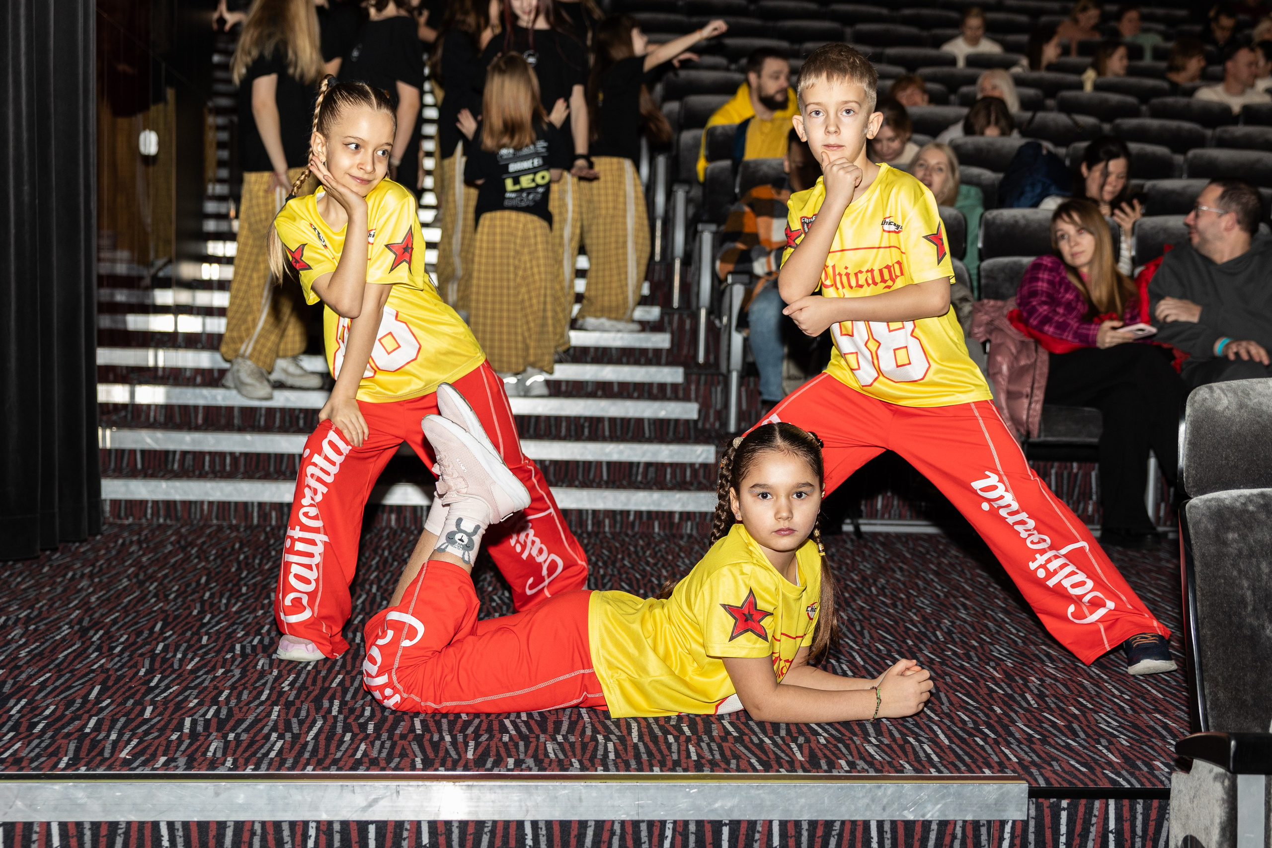 LEO DANCE SHOW WINTER 2025. Семейный и детский фотограф в Варшаве Мила Бобровская