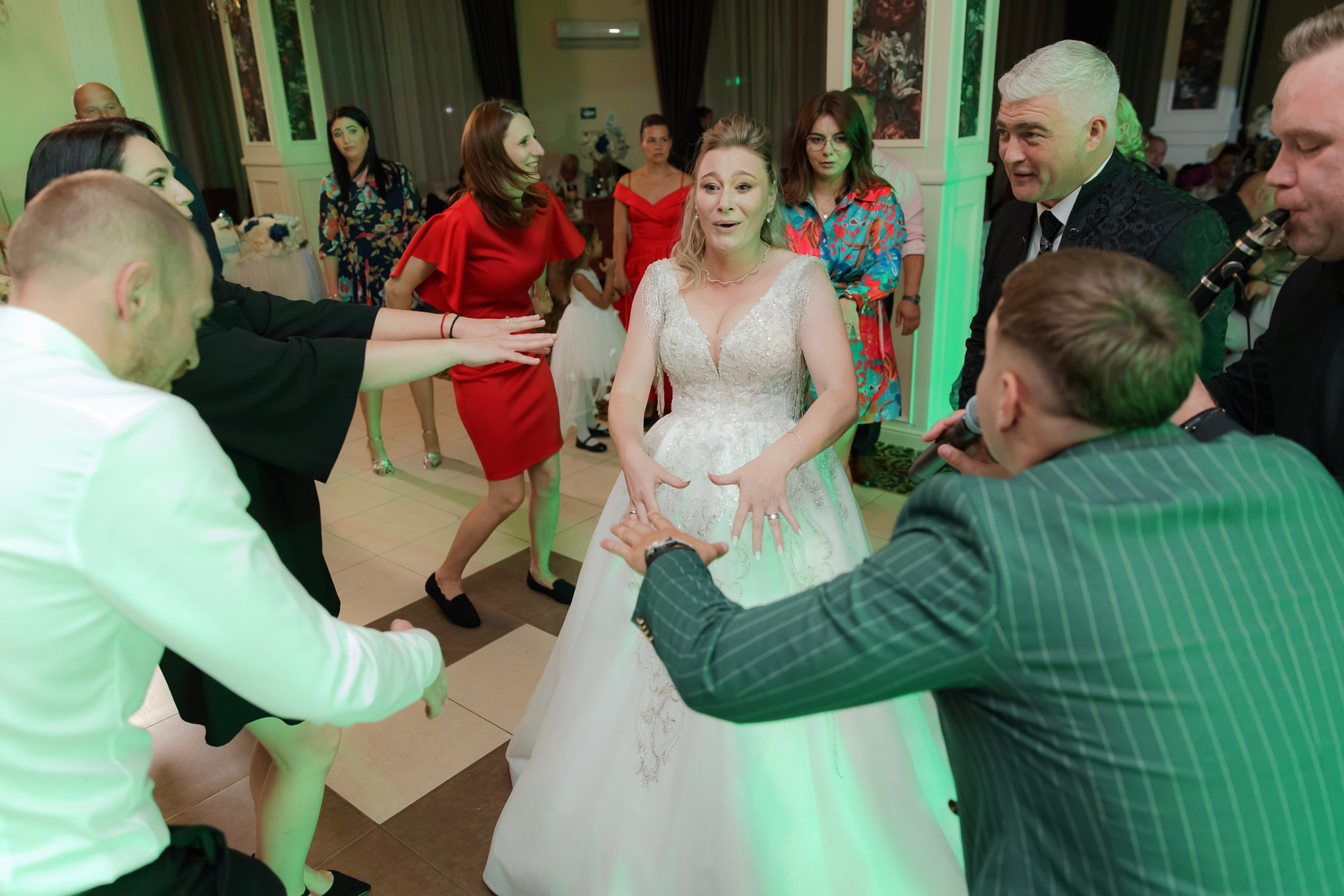 Mihai & Oana. Servicii foto-video profesionale, pentru momente de neuitat