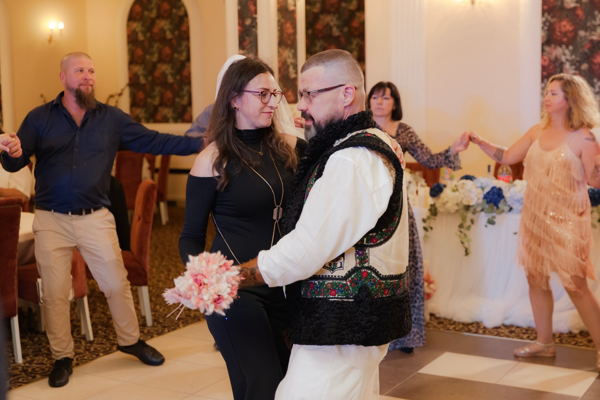 Mihai & Oana. Servicii foto-video profesionale, pentru momente de neuitat