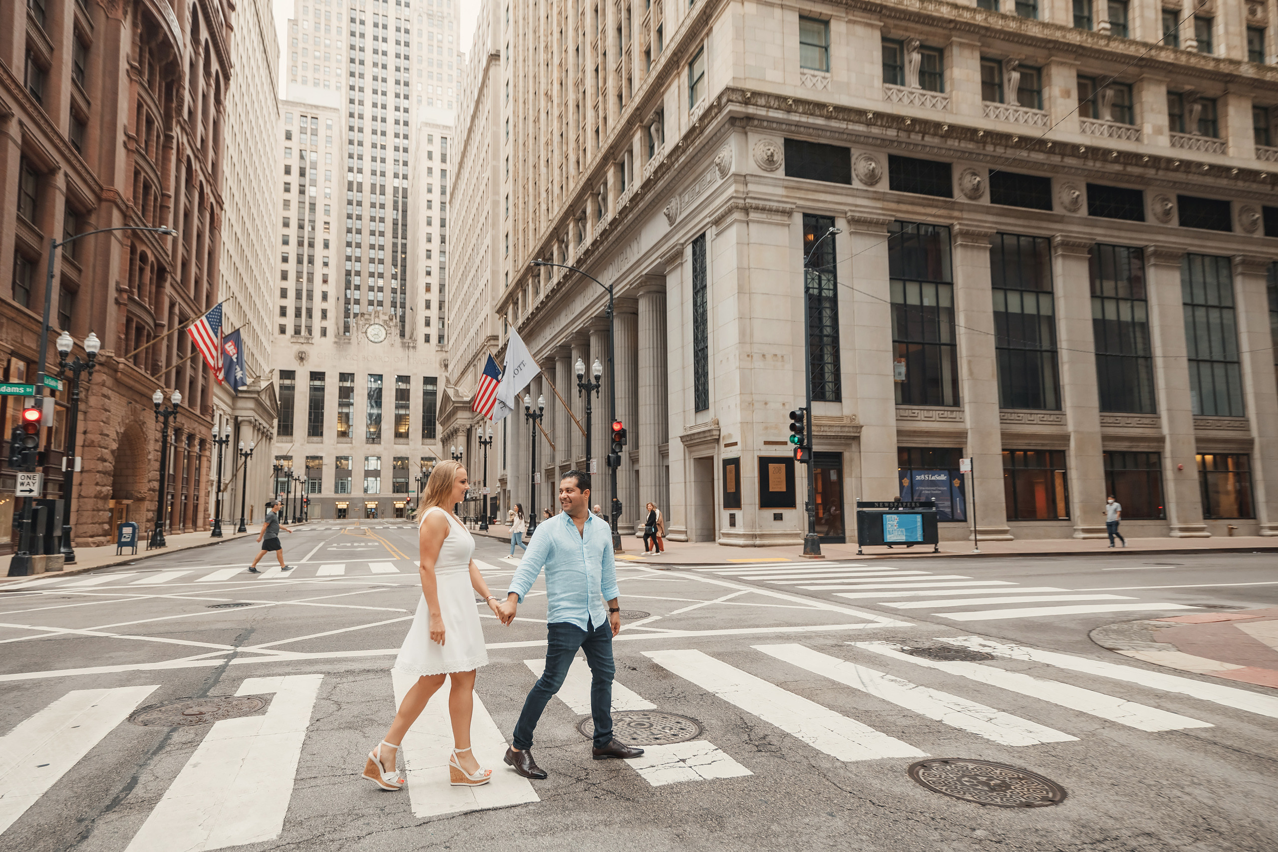 09.04.2021 Walk in Chicago. Wedding family event photographer in Chicago Nick Yushevich