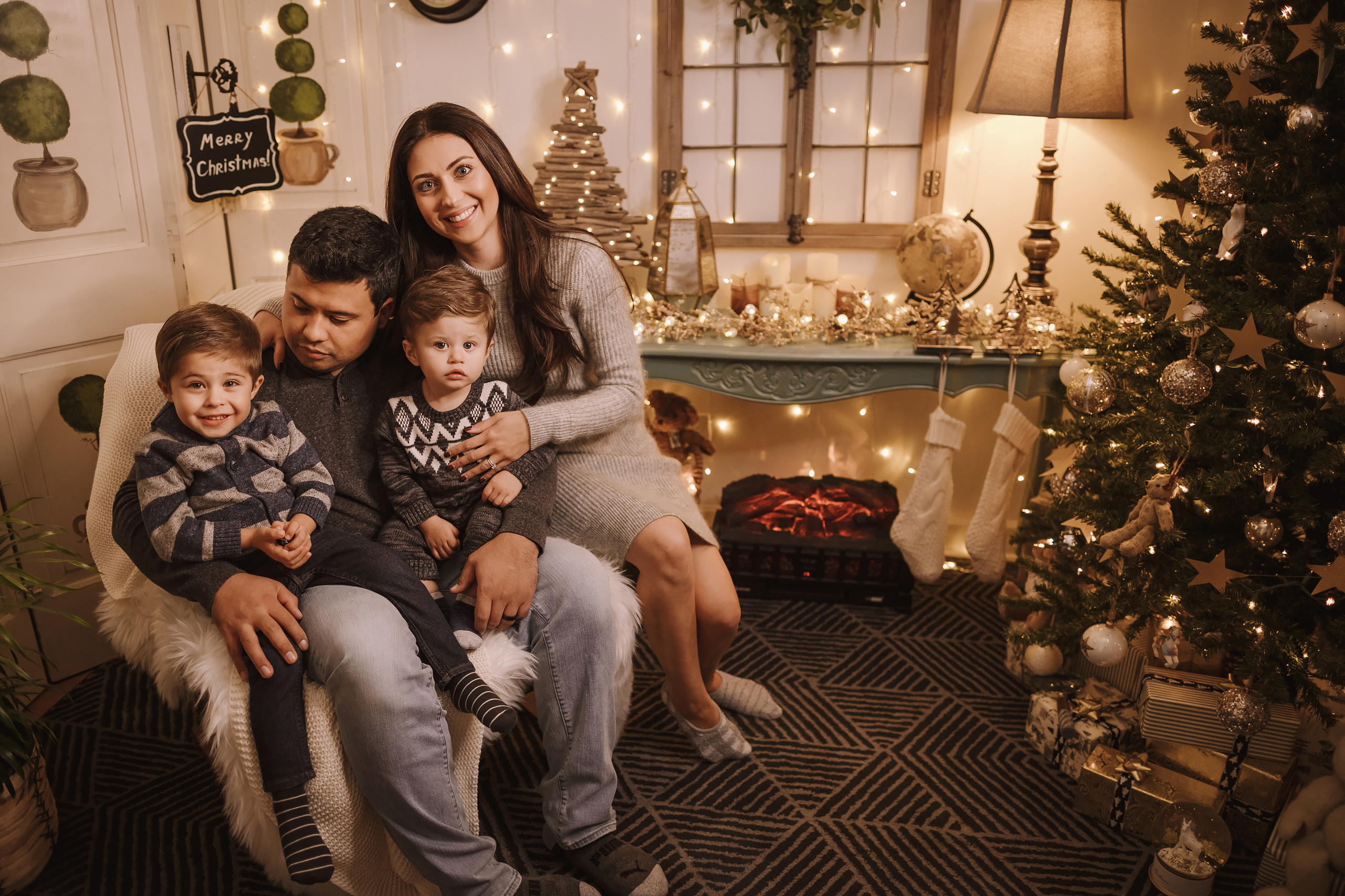 11212021 Christmas Photoshoot 4. Wedding family event photographer in Chicago Nick Yushevich