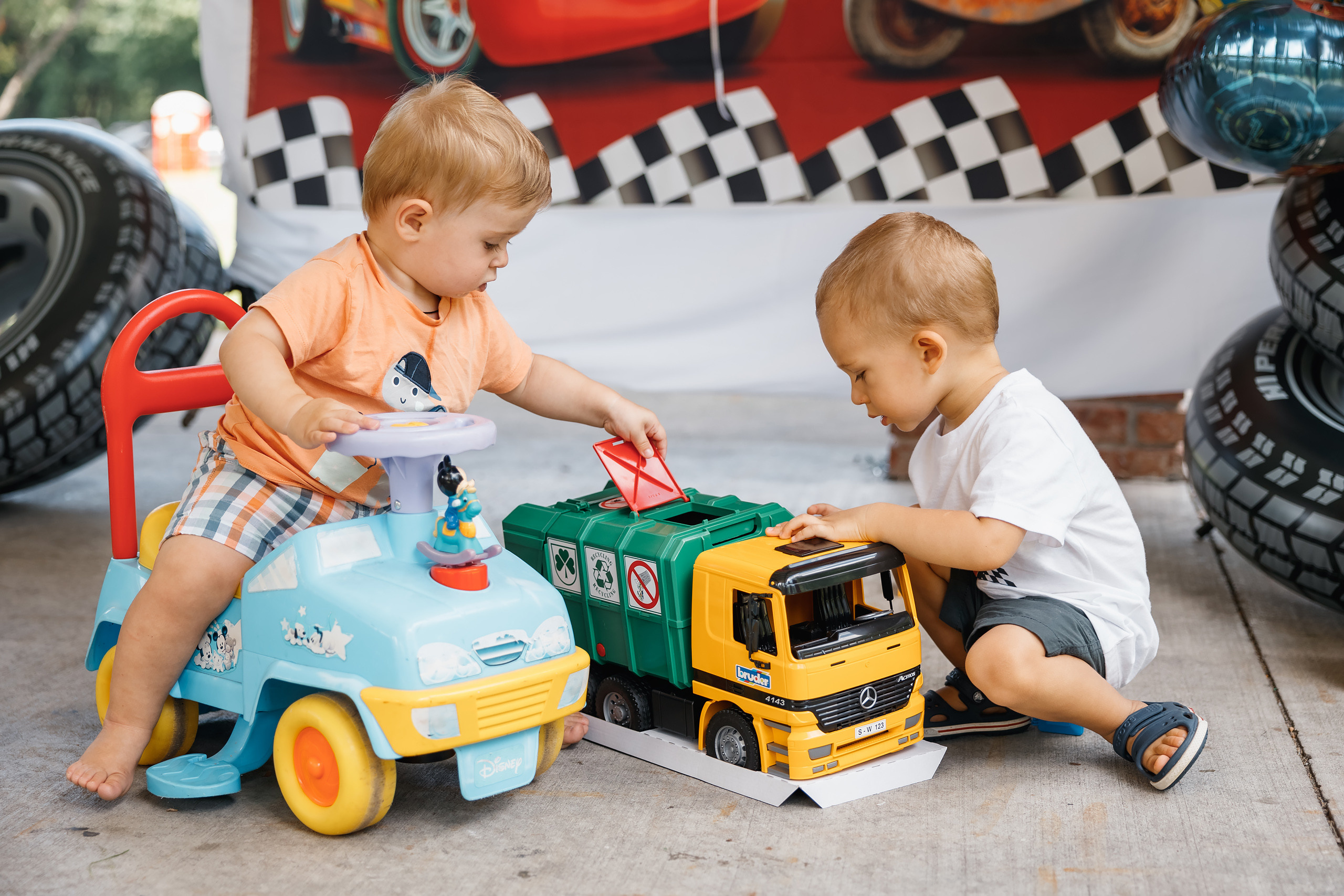 08.22.2021 Birthday photoshoot. Wedding family event photographer in Chicago Nick Yushevich