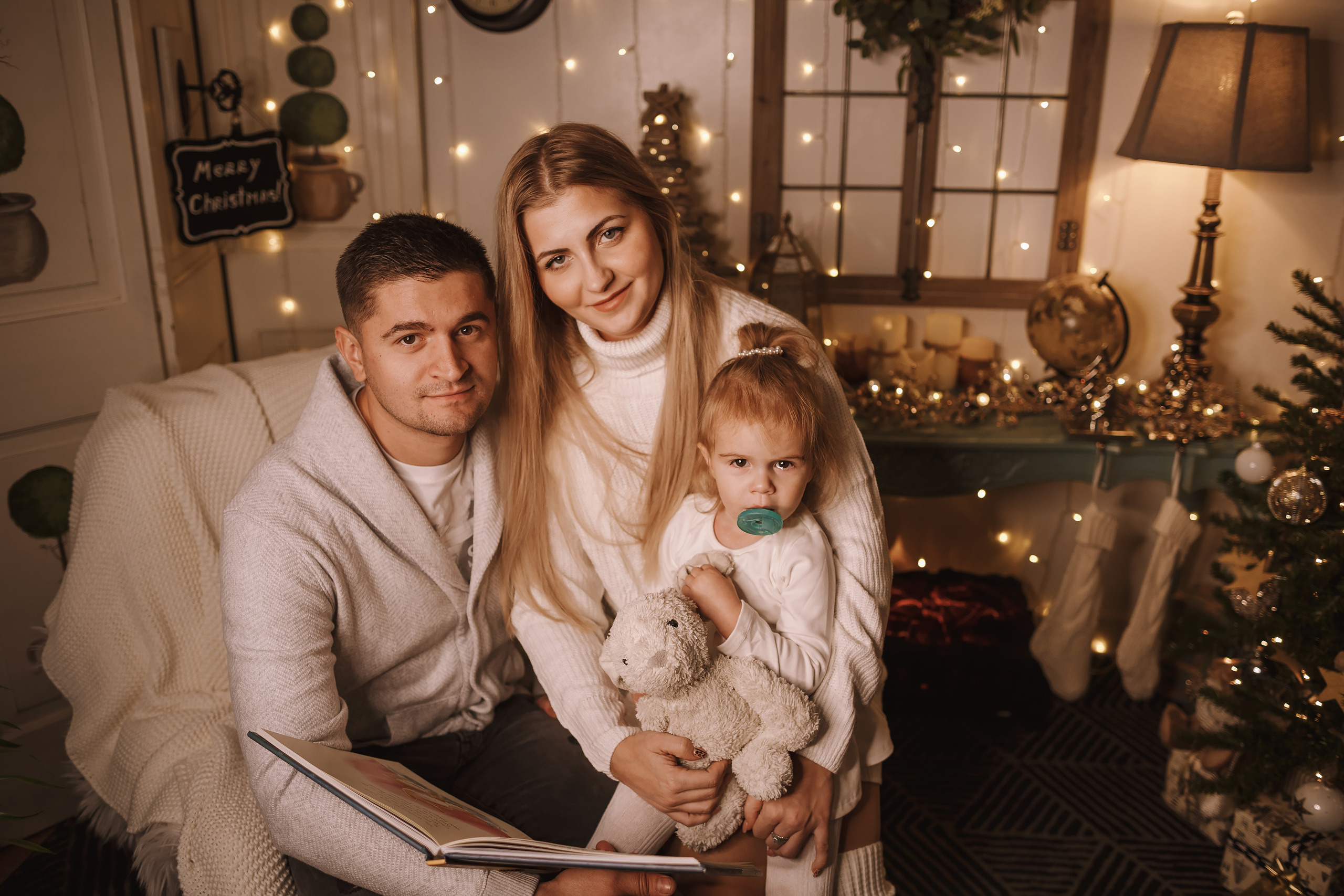 11212021 Christmas Photoshoot 3. Wedding family event photographer in Chicago Nick Yushevich