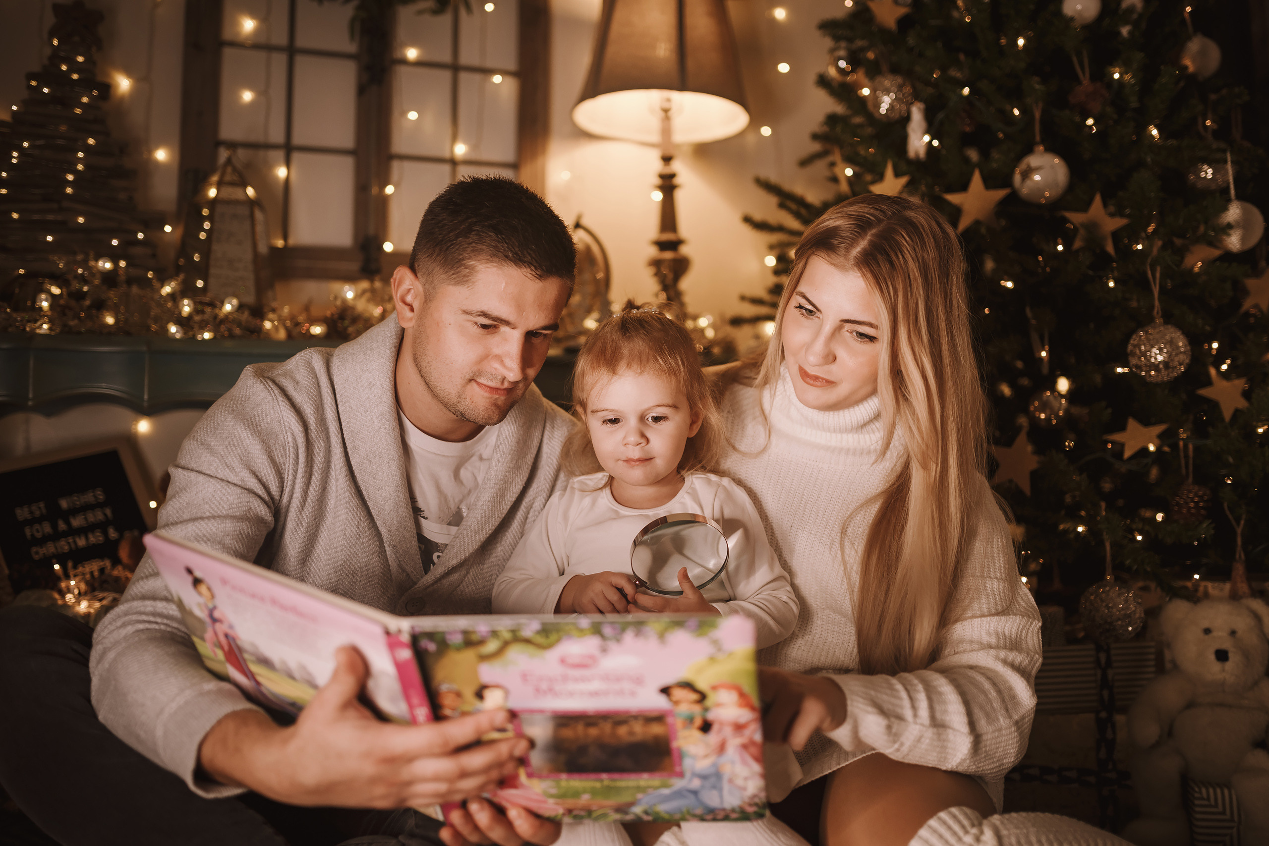 11212021 Christmas Photoshoot 3. Wedding family event photographer in Chicago Nick Yushevich