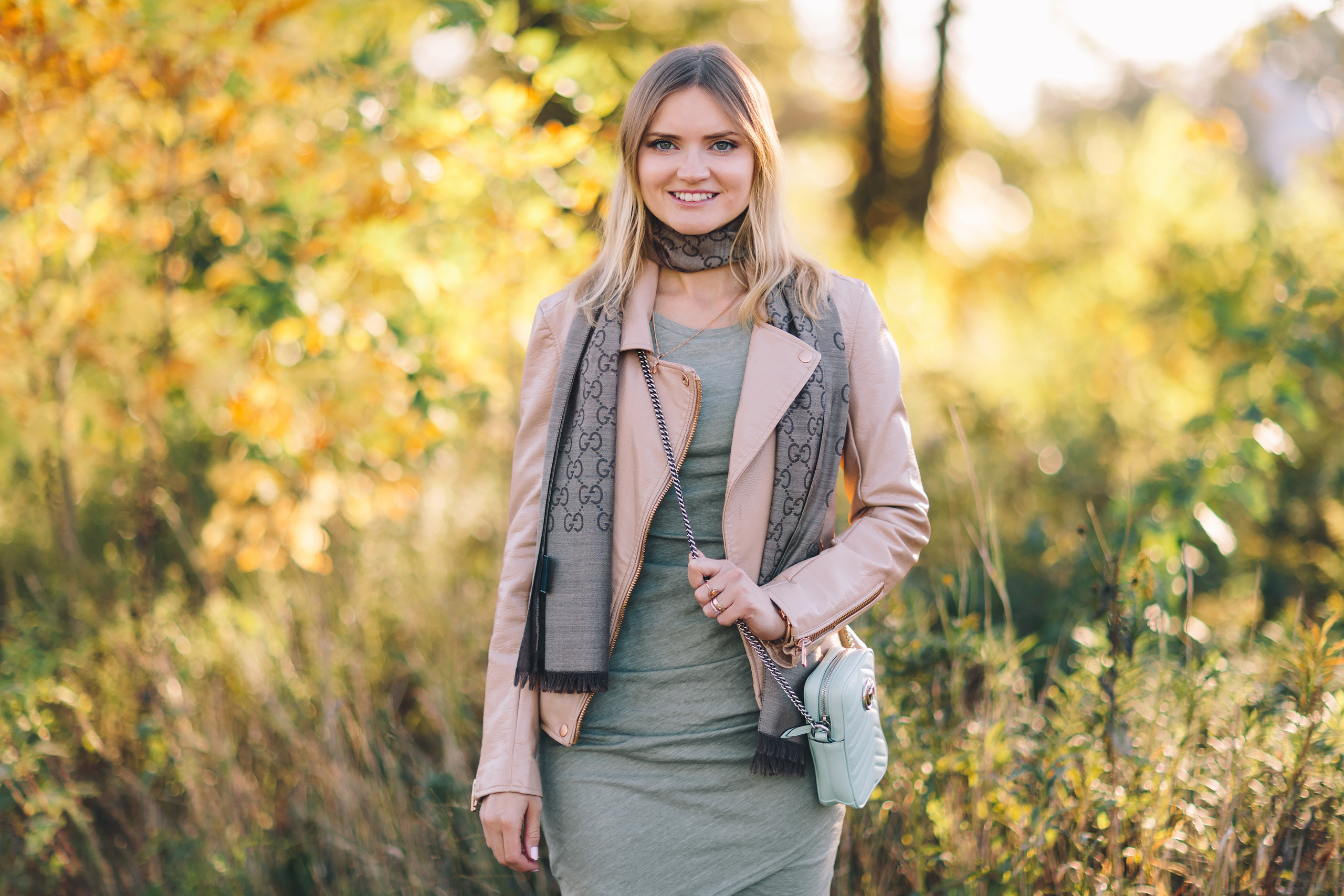 10.18.2021 Walk in Chicago. Wedding family event photographer in Chicago Nick Yushevich