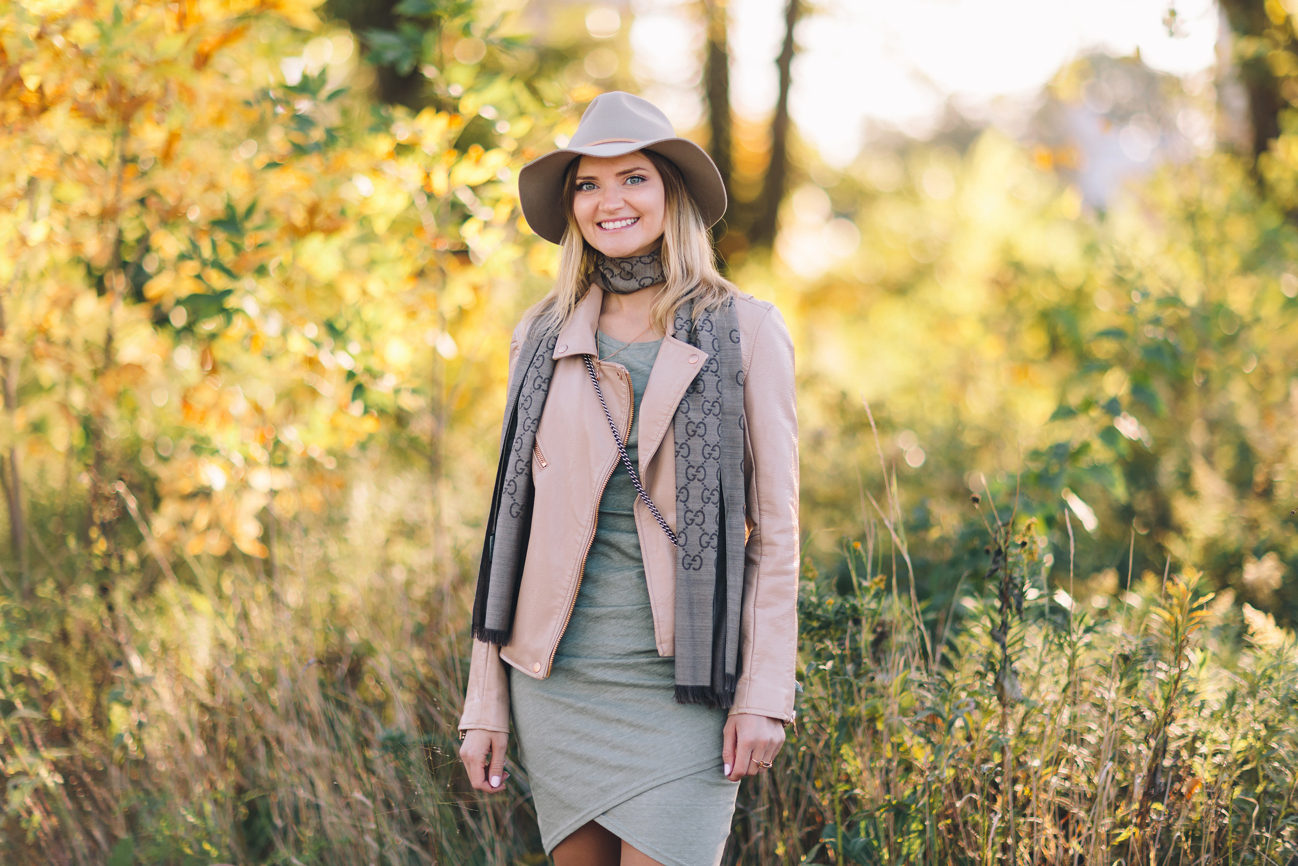 10.18.2021 Walk in Chicago. Wedding family event photographer in Chicago Nick Yushevich