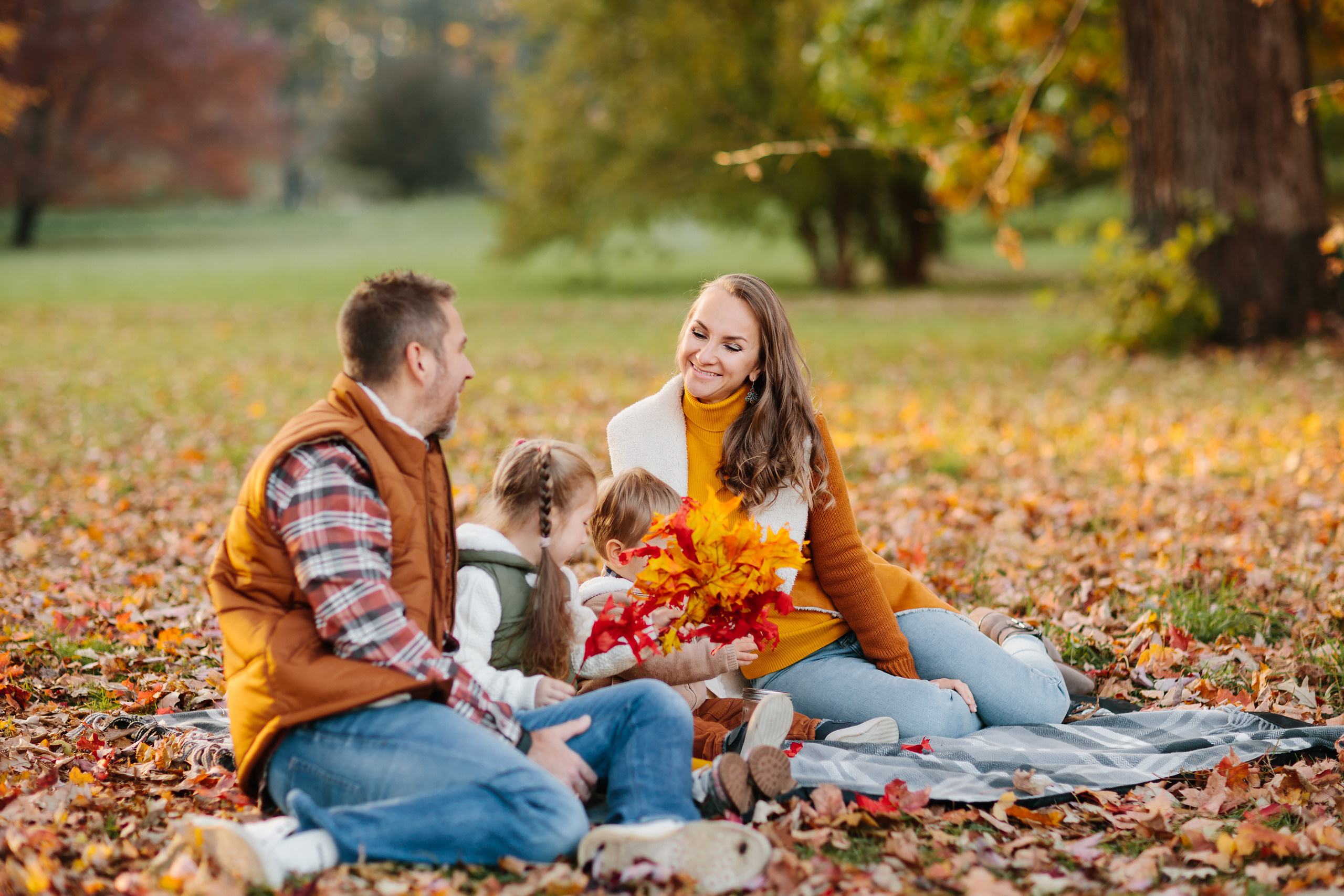 11.05.2021 Family photoshoot. Wedding family event photographer in Chicago Nick Yushevich