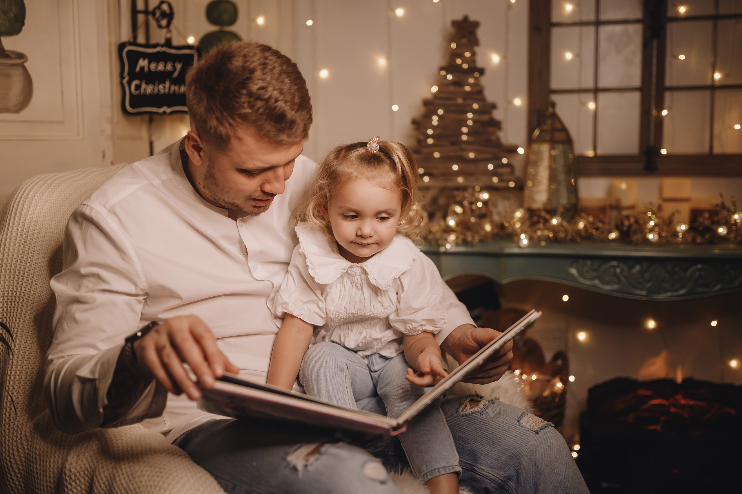 12152021 Christmas Photoshoot 15. Wedding family event photographer in Chicago Nick Yushevich