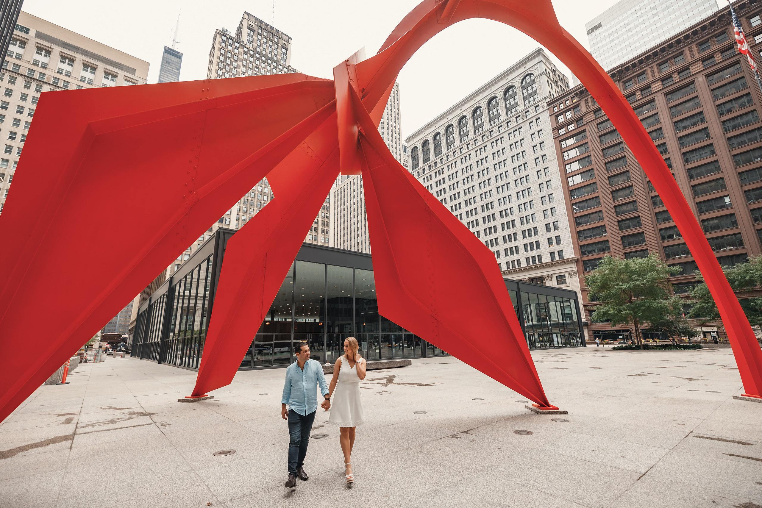 09.04.2021 Walk in Chicago. Wedding family event photographer in Chicago Nick Yushevich