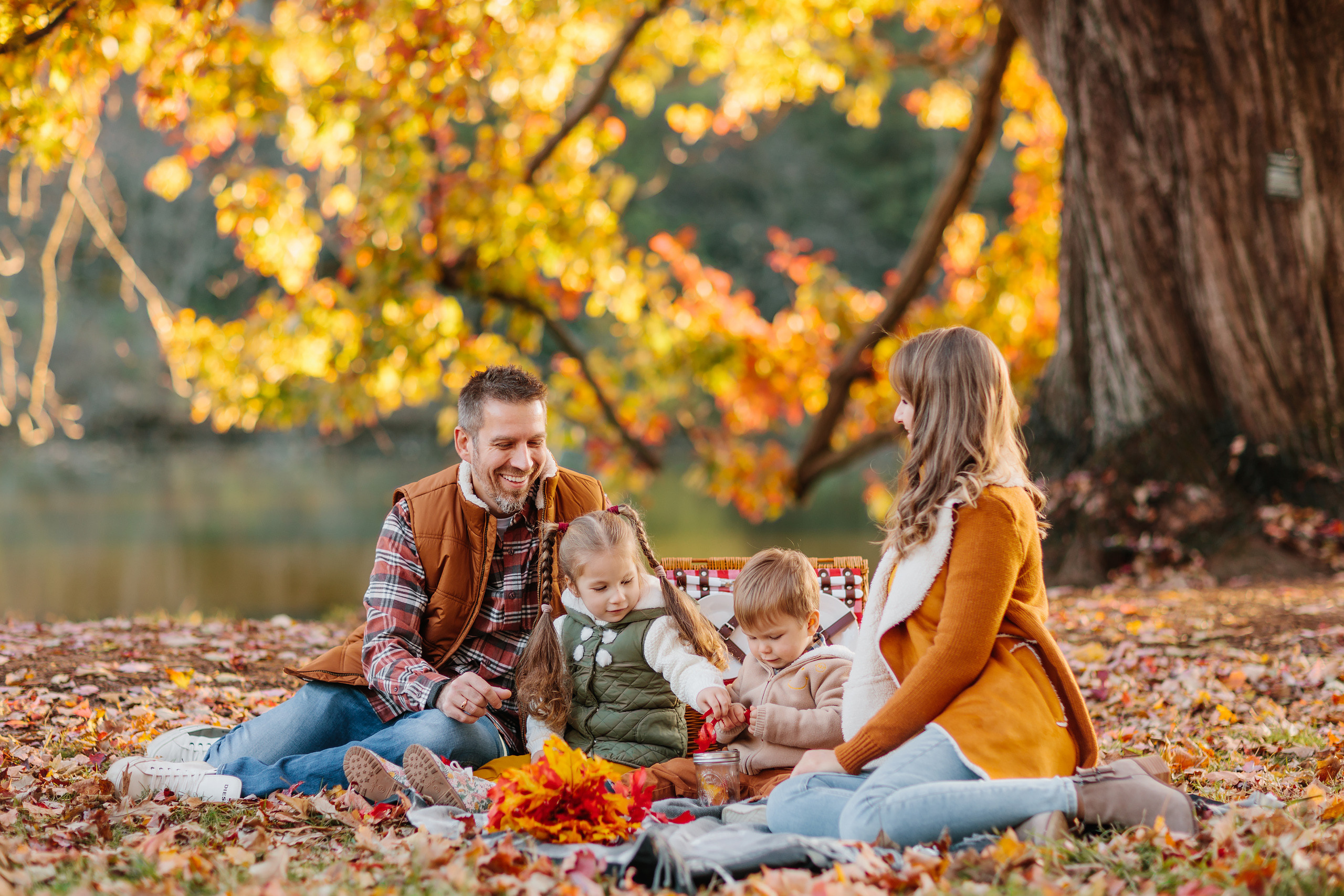 11.05.2021 Family photoshoot. Wedding family event photographer in Chicago Nick Yushevich