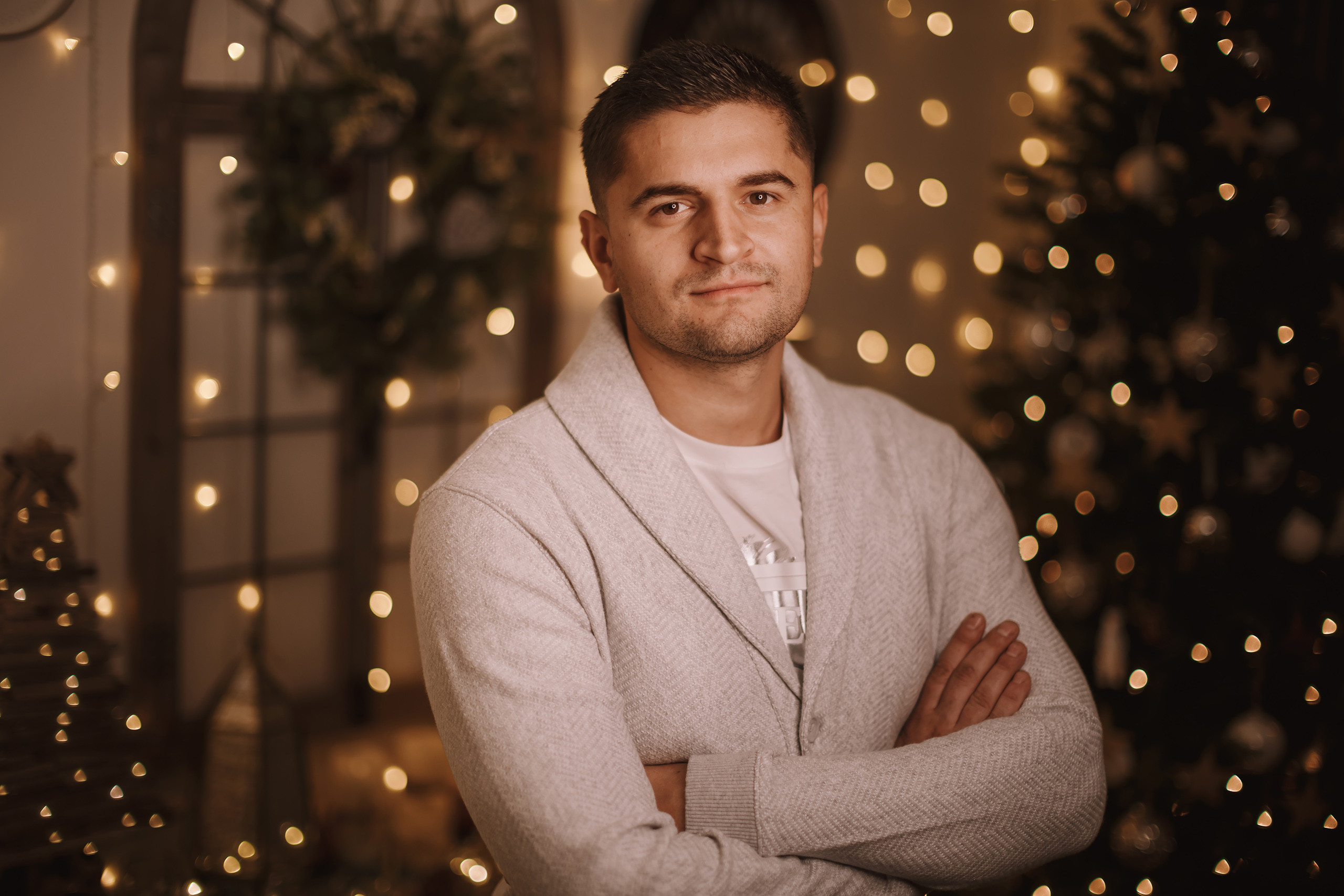 11212021 Christmas Photoshoot 3. Wedding family event photographer in Chicago Nick Yushevich