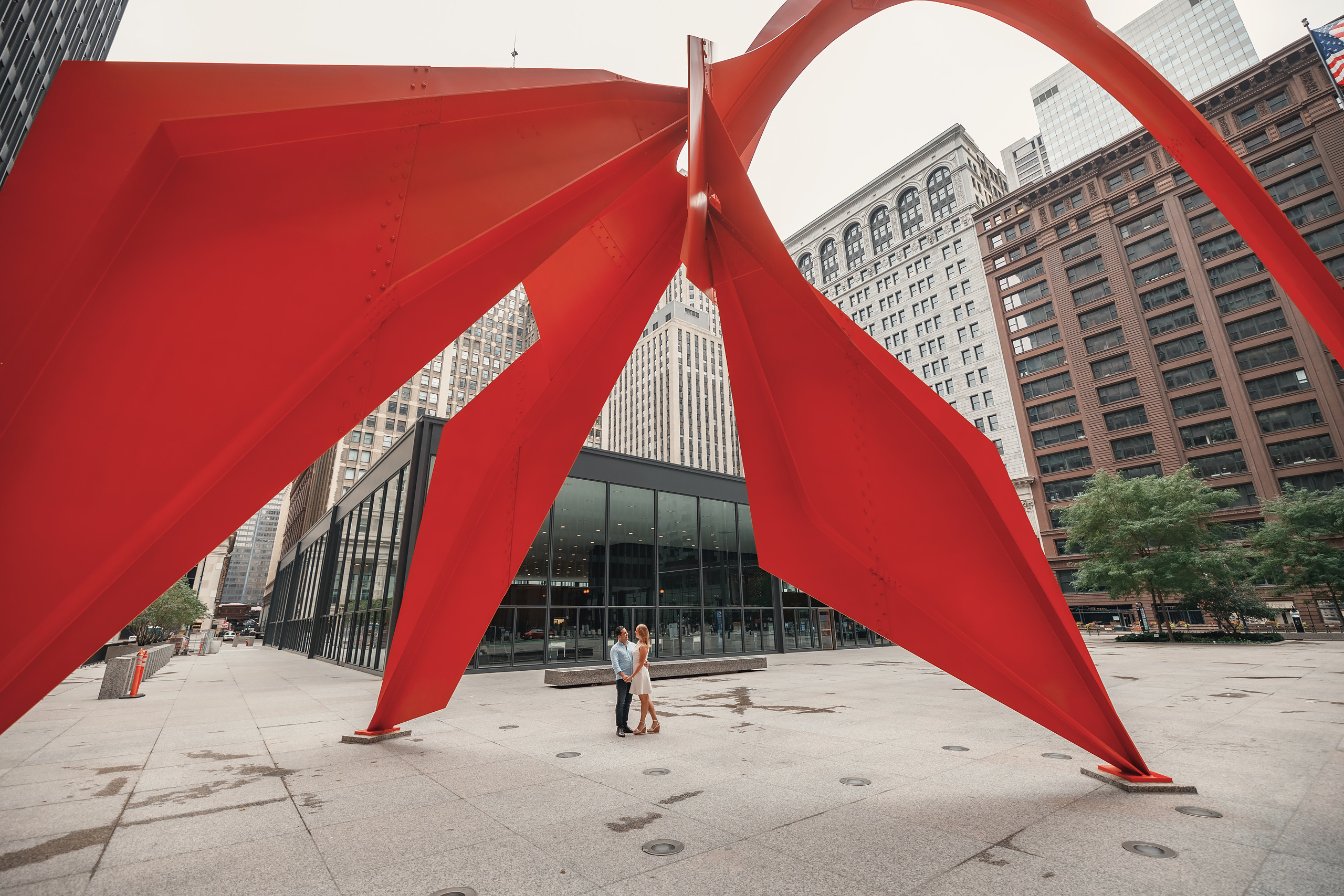 09.04.2021 Walk in Chicago. Wedding family event photographer in Chicago Nick Yushevich