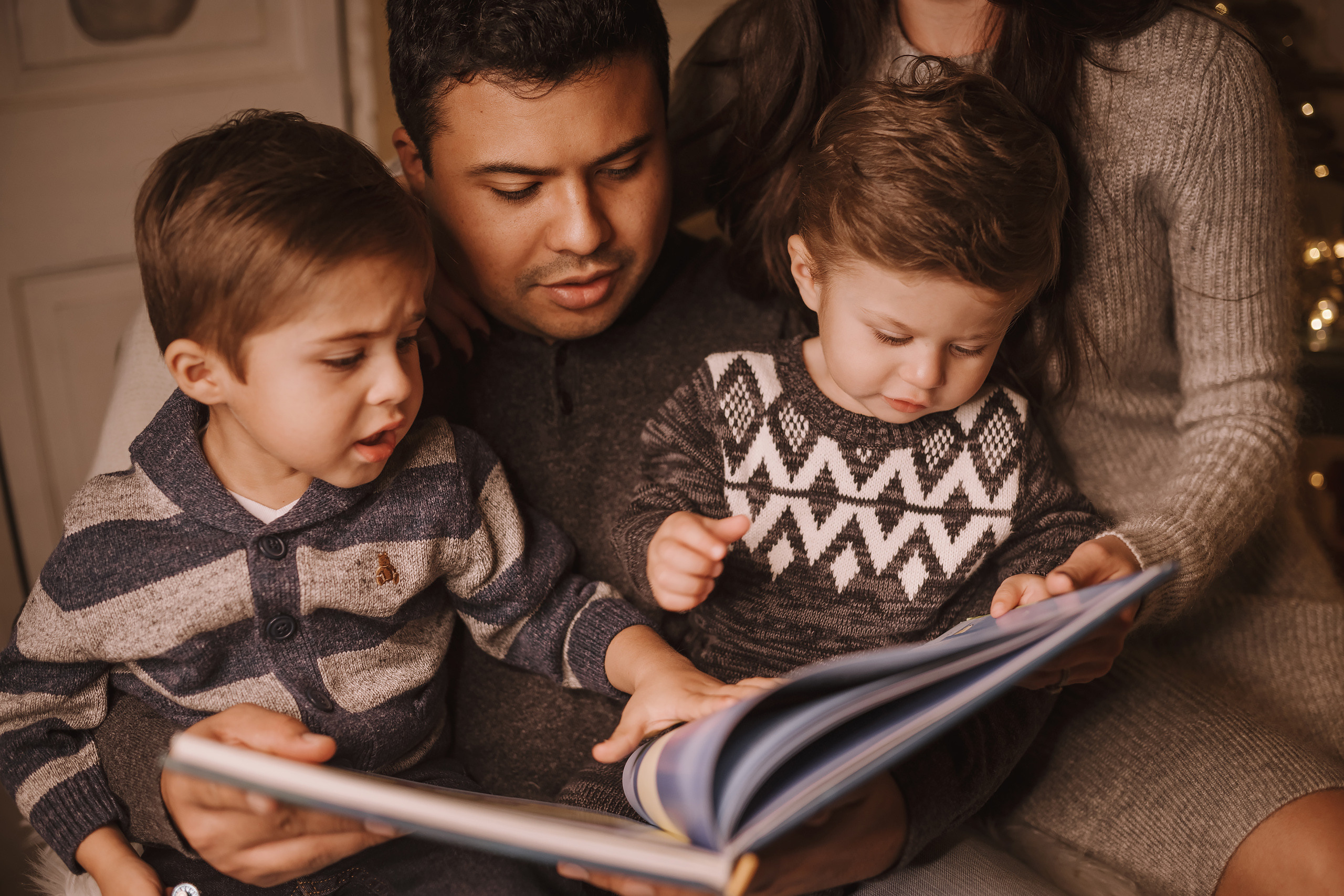 11212021 Christmas Photoshoot 4. Wedding family event photographer in Chicago Nick Yushevich