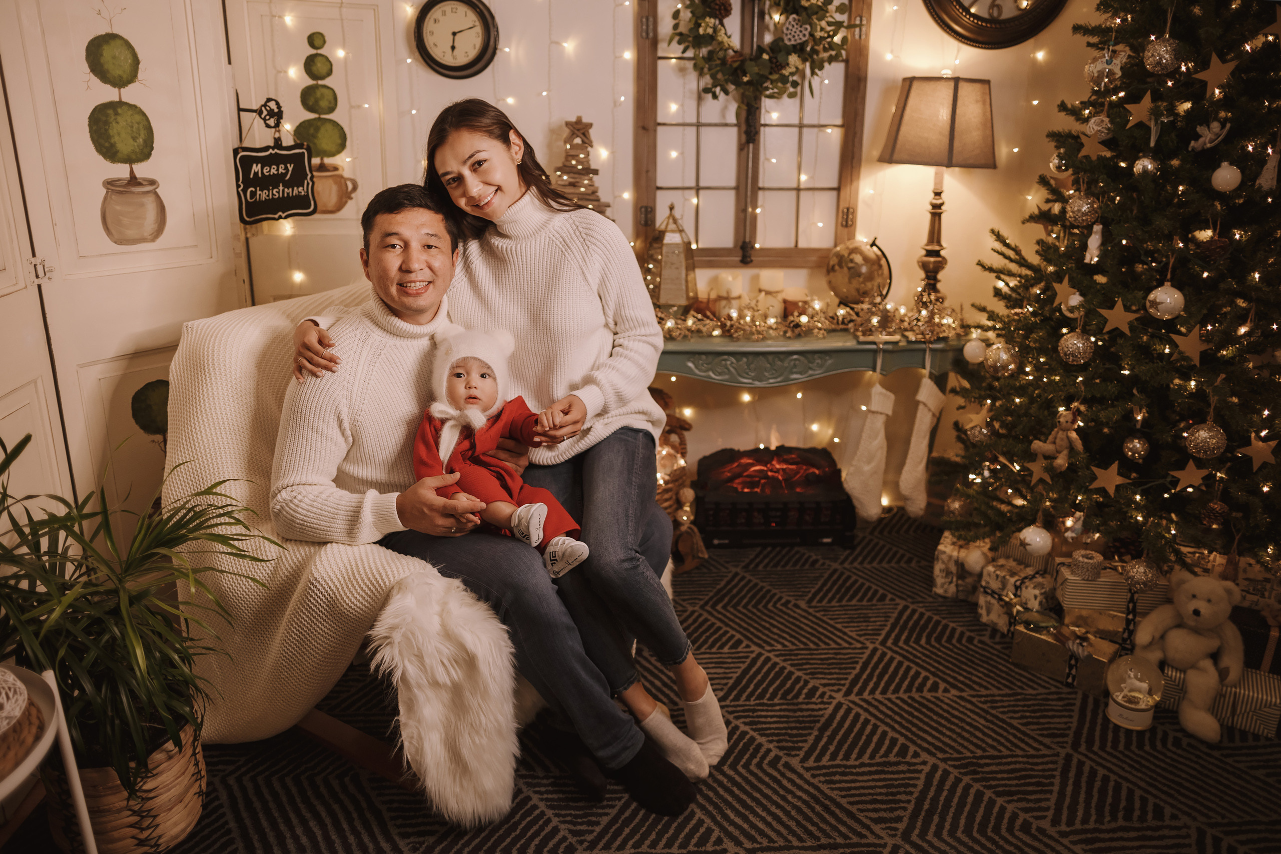 11182021 Christmas Photoshoot 2. Wedding family event photographer in Chicago Nick Yushevich