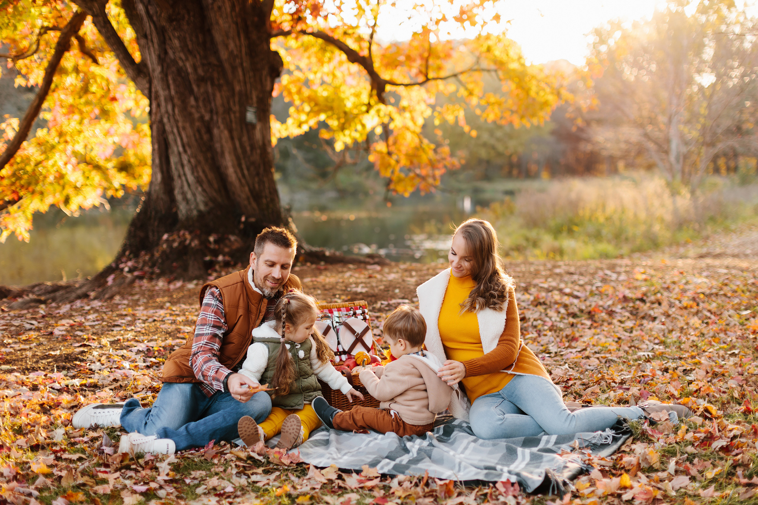 11.05.2021 Family photoshoot. Wedding family event photographer in Chicago Nick Yushevich