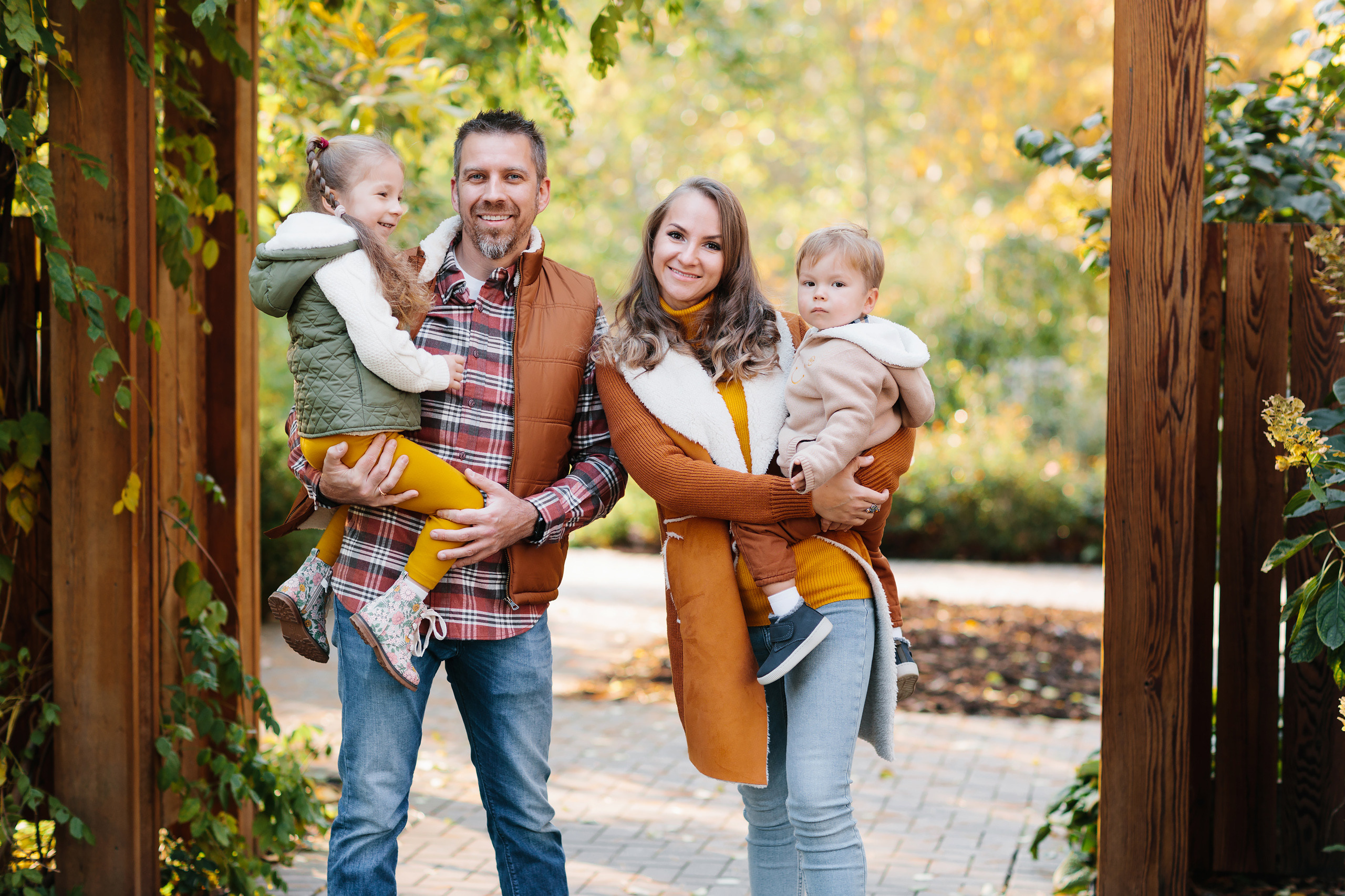 11.05.2021 Family photoshoot. Wedding family event photographer in Chicago Nick Yushevich