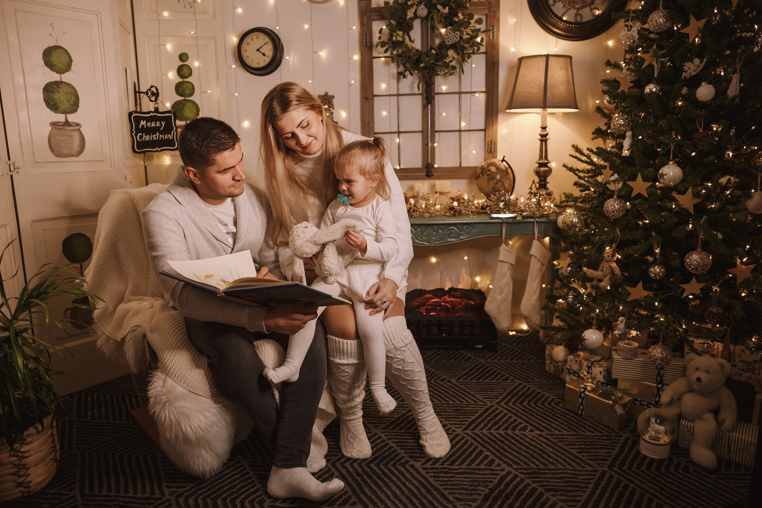 11212021 Christmas Photoshoot 3. Wedding family event photographer in Chicago Nick Yushevich