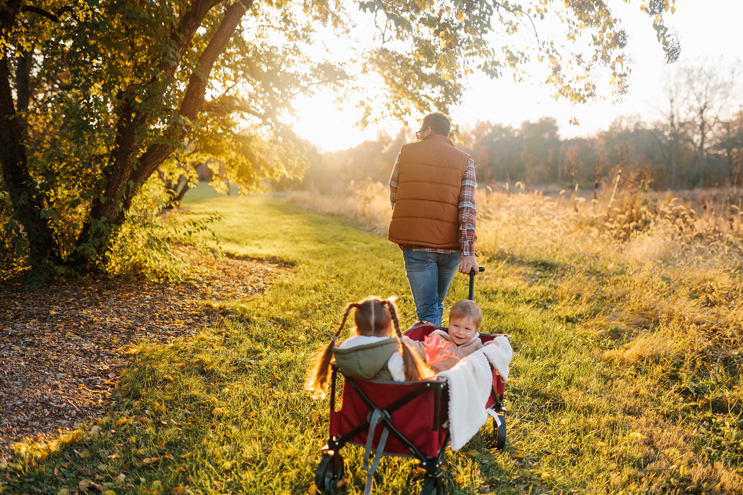 11.05.2021 Family photoshoot. Wedding family event photographer in Chicago Nick Yushevich