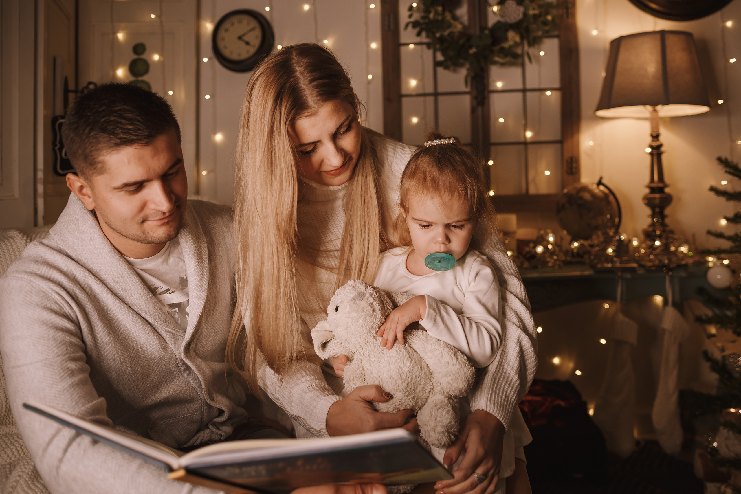 11212021 Christmas Photoshoot 3. Wedding family event photographer in Chicago Nick Yushevich