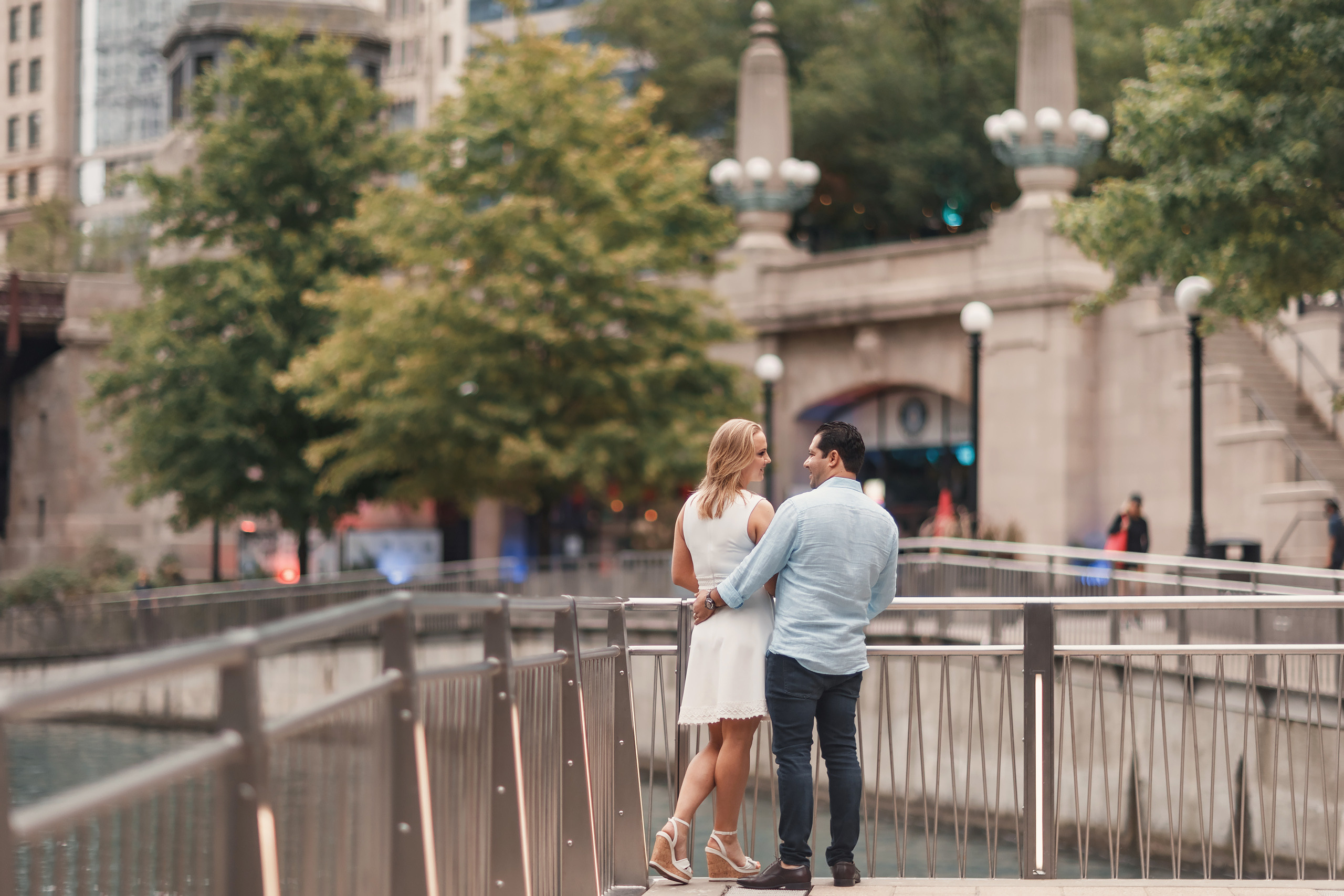 09.04.2021 Walk in Chicago. Wedding family event photographer in Chicago Nick Yushevich