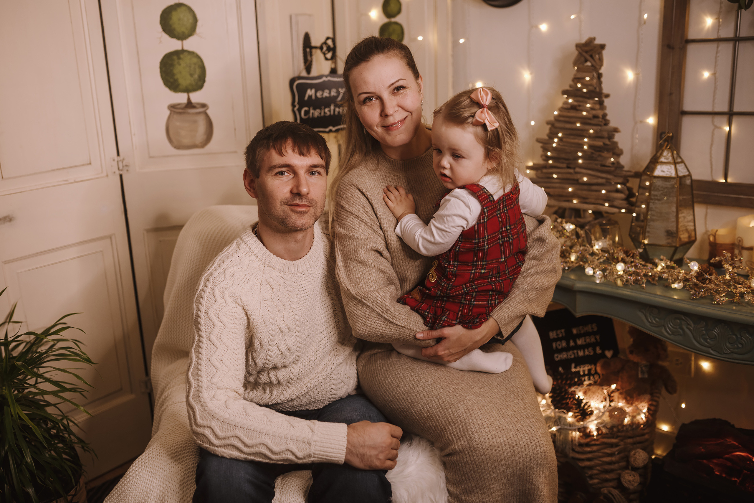 12042021 Christmas Photoshoot 8. Wedding family event photographer in Chicago Nick Yushevich