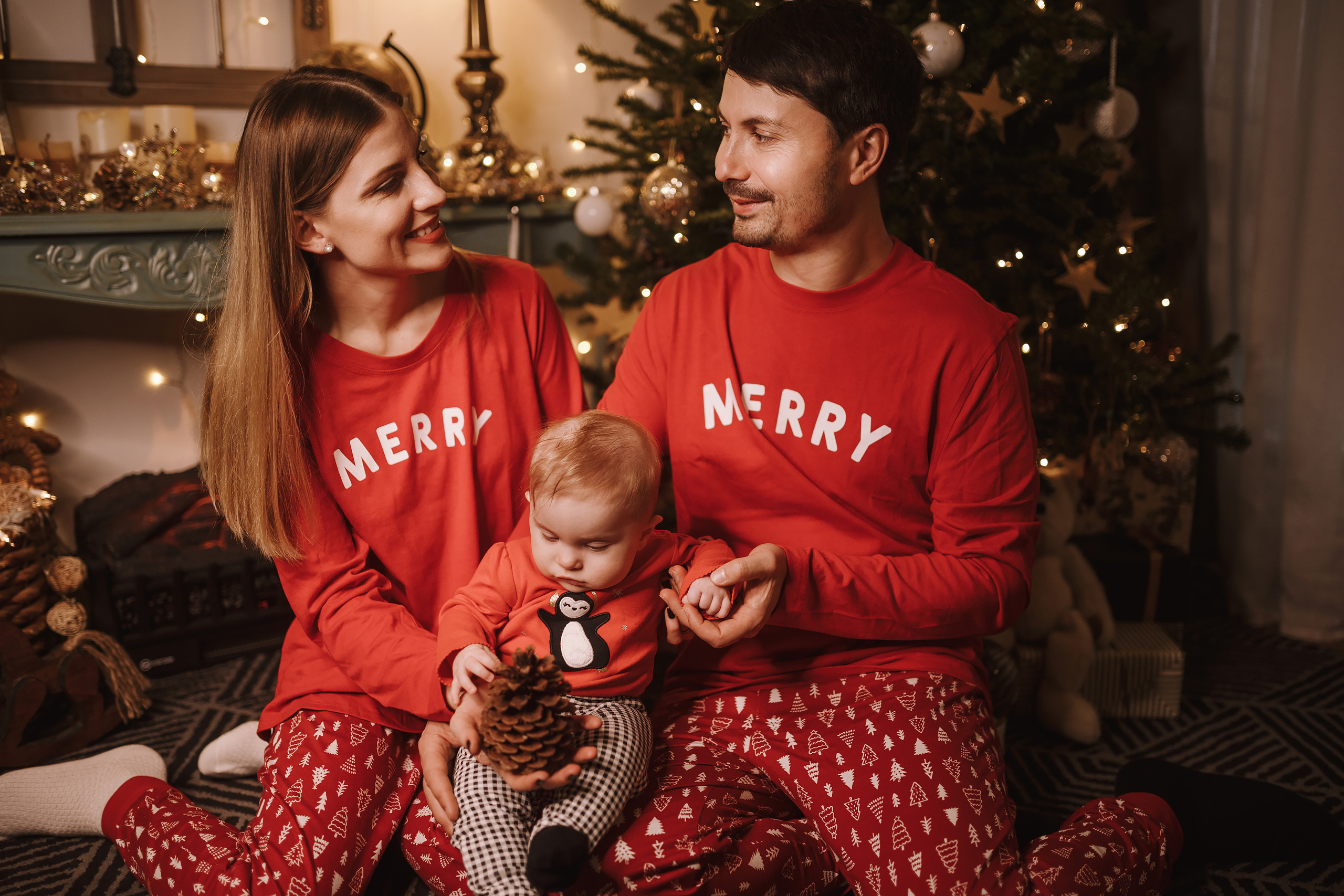 11282021 Christmas Photoshoot 6. Wedding family event photographer in Chicago Nick Yushevich